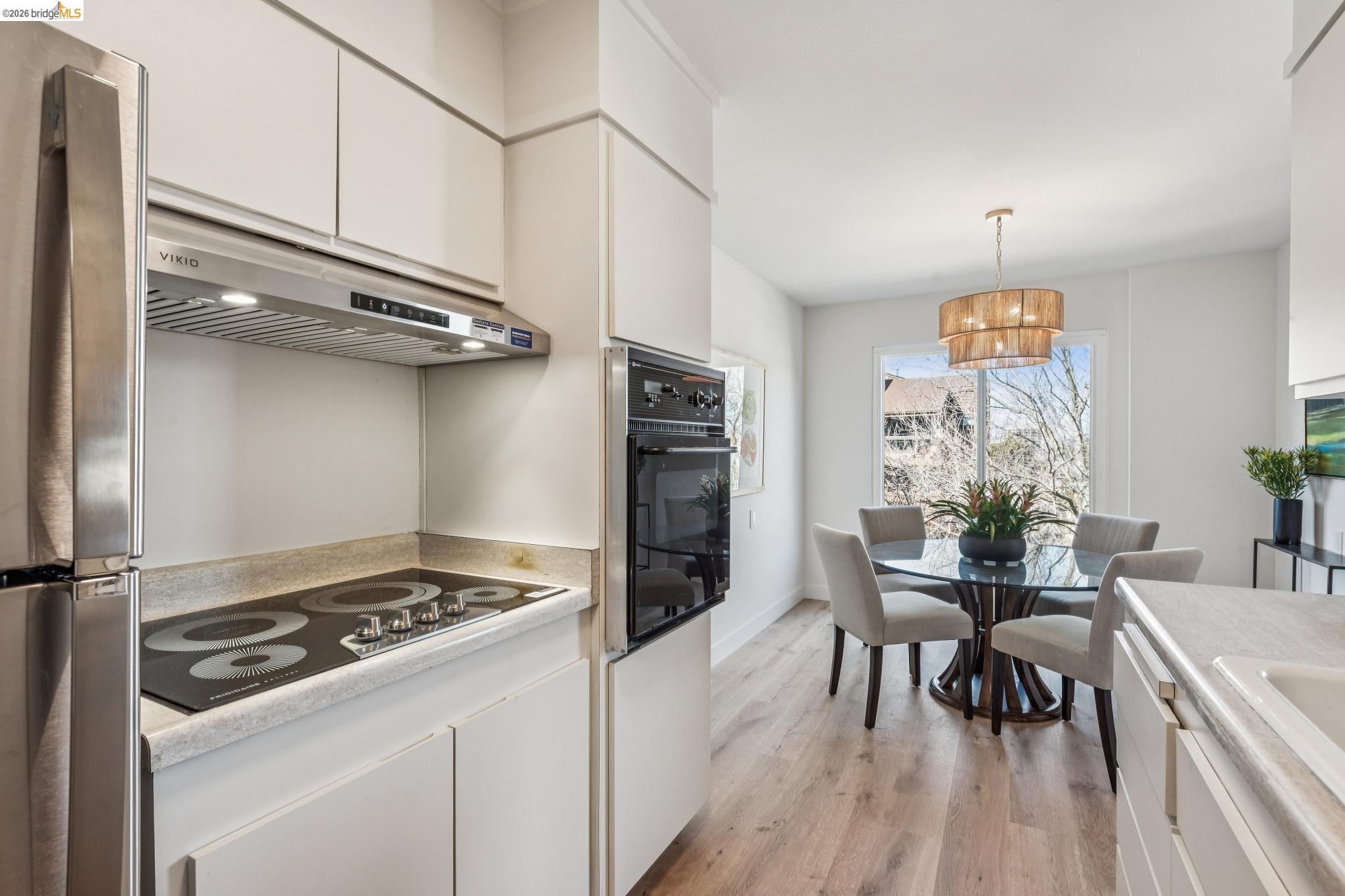 Detail Gallery Image 14 of 27 For 330 Vernon St #301,  Oakland,  CA 94610 - 2 Beds | 1 Baths