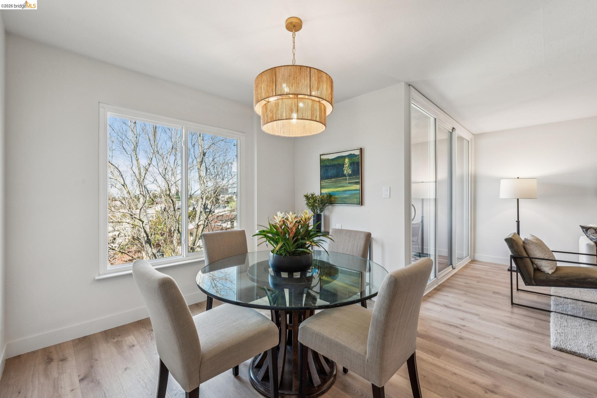 Detail Gallery Image 16 of 27 For 330 Vernon St #301,  Oakland,  CA 94610 - 2 Beds | 1 Baths