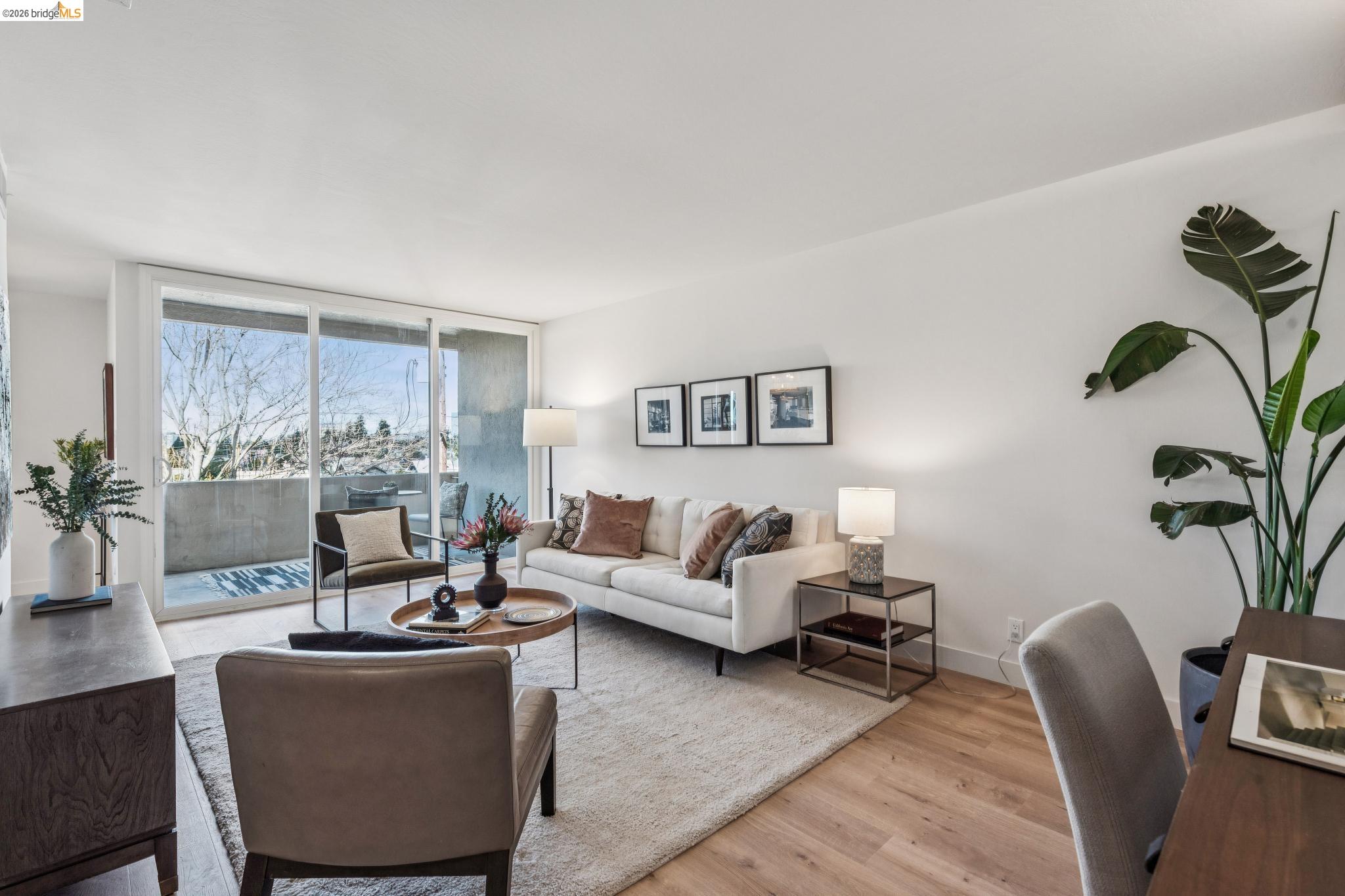 Detail Gallery Image 5 of 27 For 330 Vernon St #301,  Oakland,  CA 94610 - 2 Beds | 1 Baths