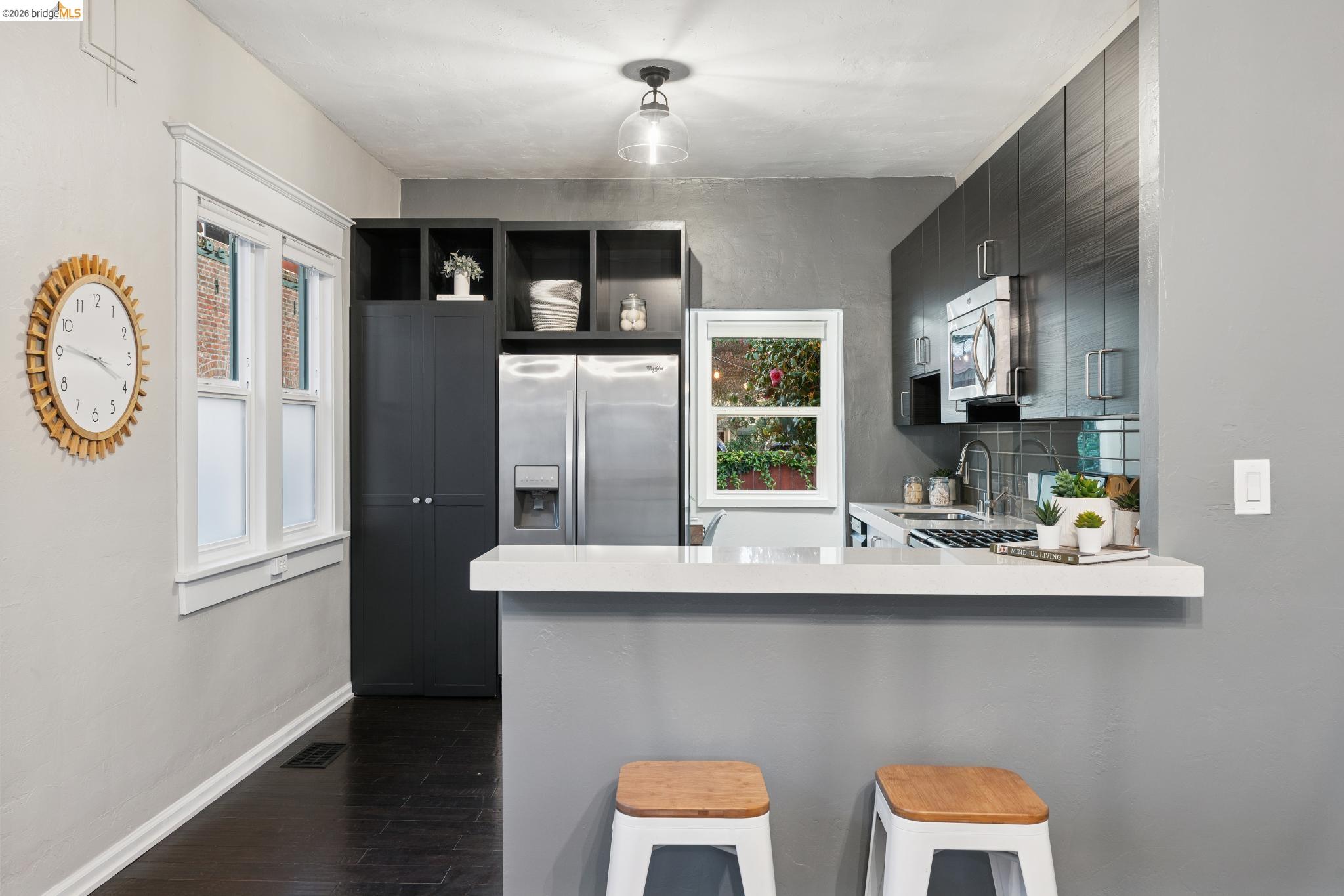 Detail Gallery Image 13 of 45 For 1092 Dwight Way, Berkeley,  CA 94710 - 2 Beds | 2 Baths