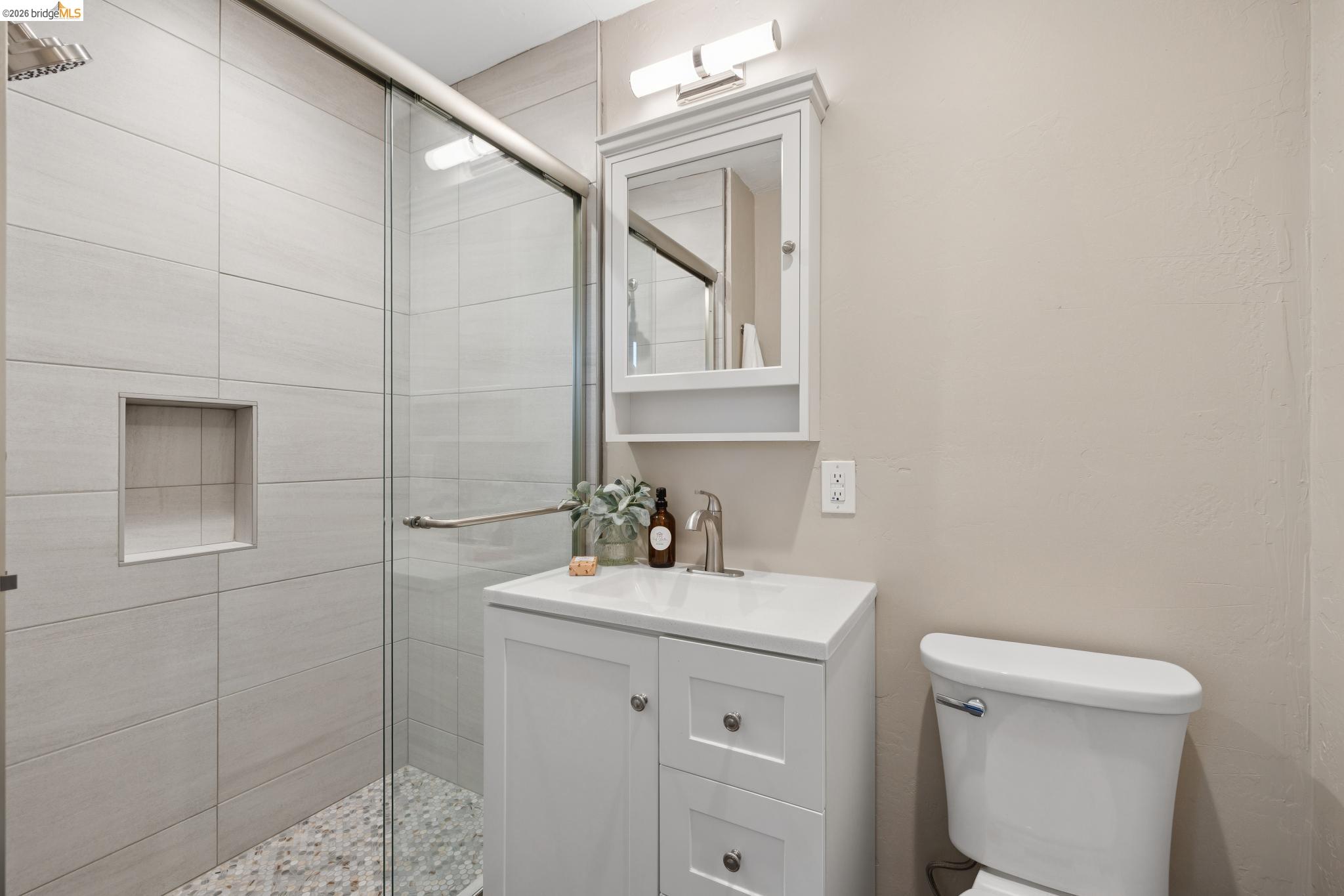 Detail Gallery Image 22 of 45 For 1092 Dwight Way, Berkeley,  CA 94710 - 2 Beds | 2 Baths
