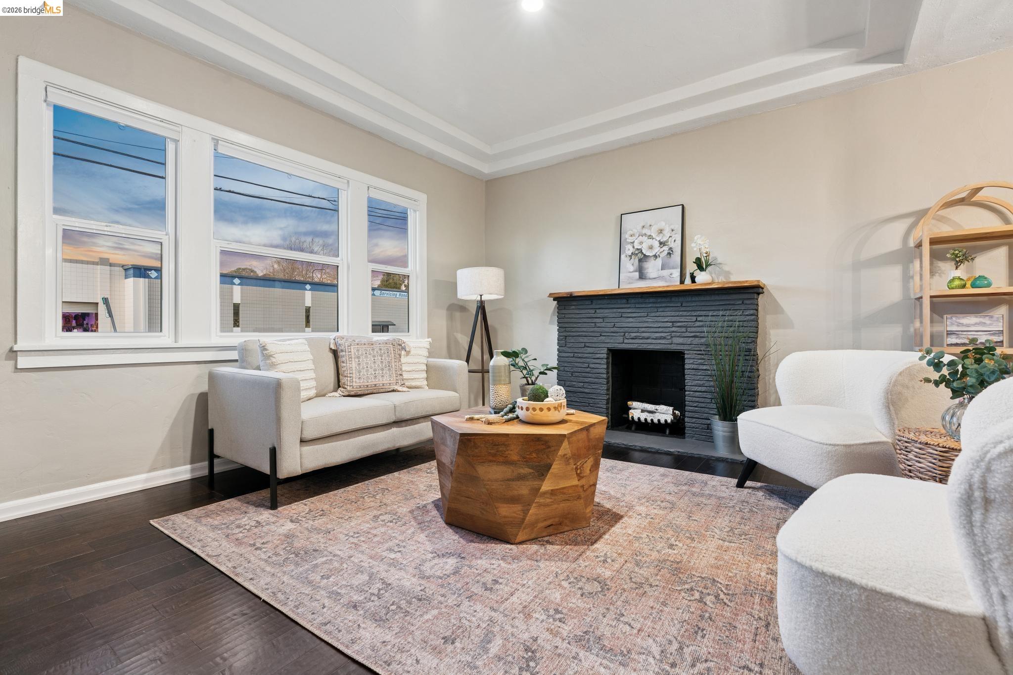 Detail Gallery Image 9 of 45 For 1092 Dwight Way, Berkeley,  CA 94710 - 2 Beds | 2 Baths