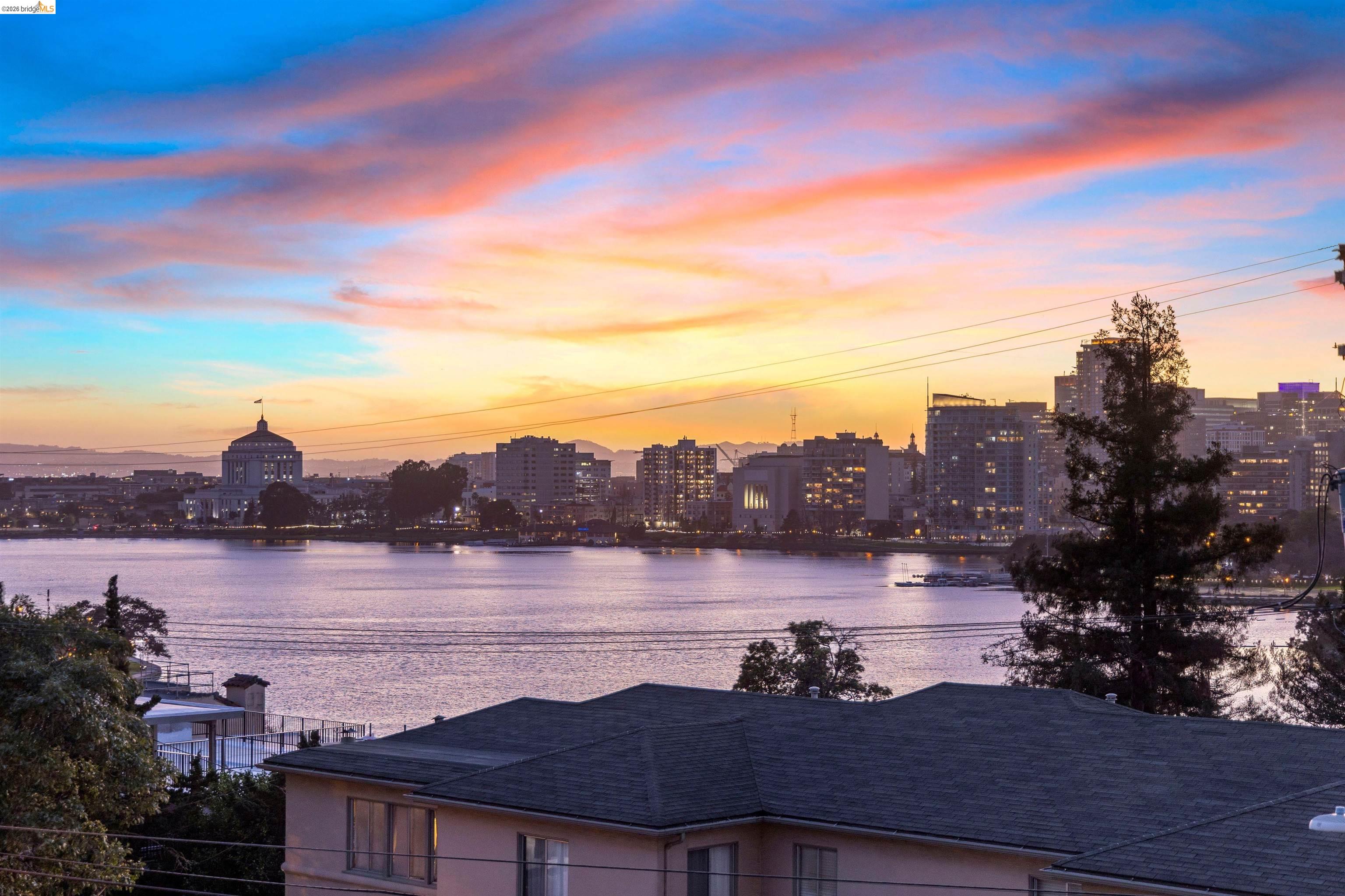 525 Mandana Blvd UNIT 402, Oakland, CA, 94610