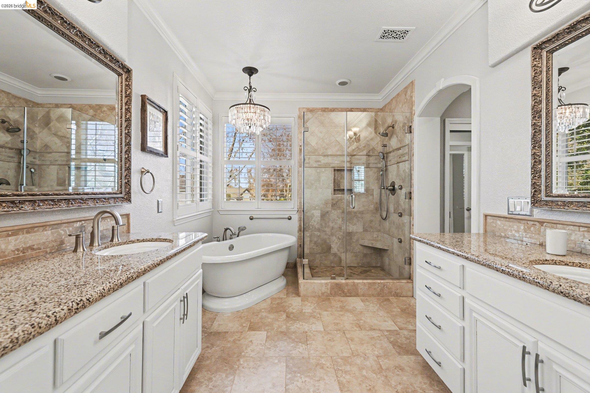 Detail Gallery Image 15 of 30 For 550 Rutherford Cir, Brentwood,  CA 94513 - 5 Beds | 3/1 Baths