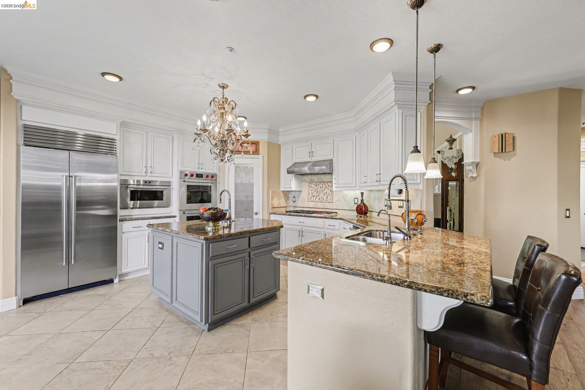 Detail Gallery Image 8 of 30 For 550 Rutherford Cir, Brentwood,  CA 94513 - 5 Beds | 3/1 Baths