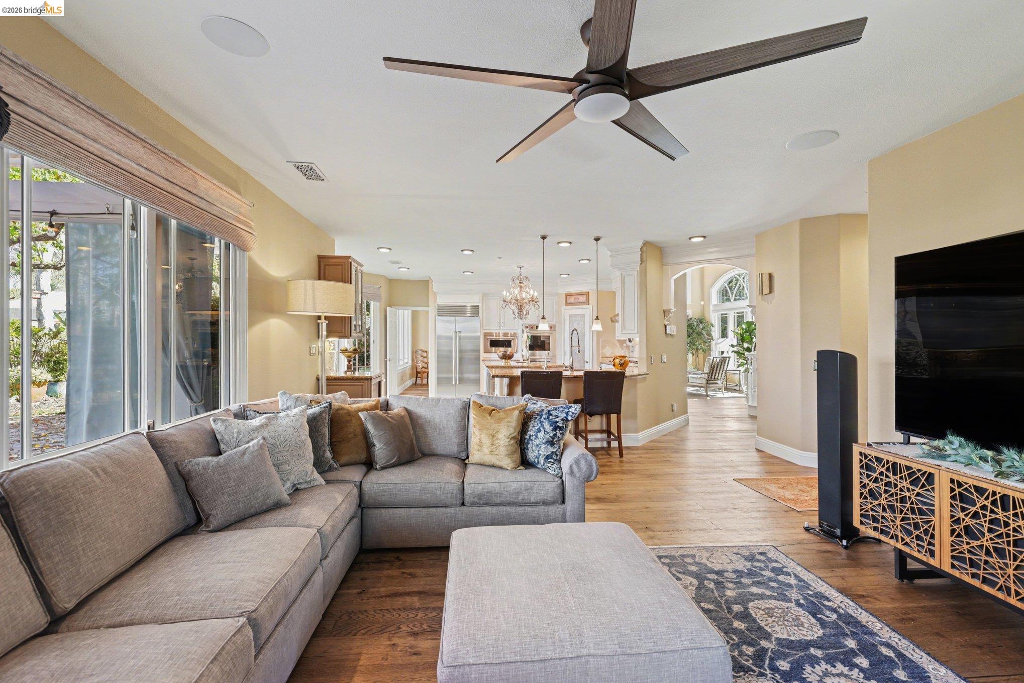 Detail Gallery Image 10 of 30 For 550 Rutherford Cir, Brentwood,  CA 94513 - 5 Beds | 3/1 Baths