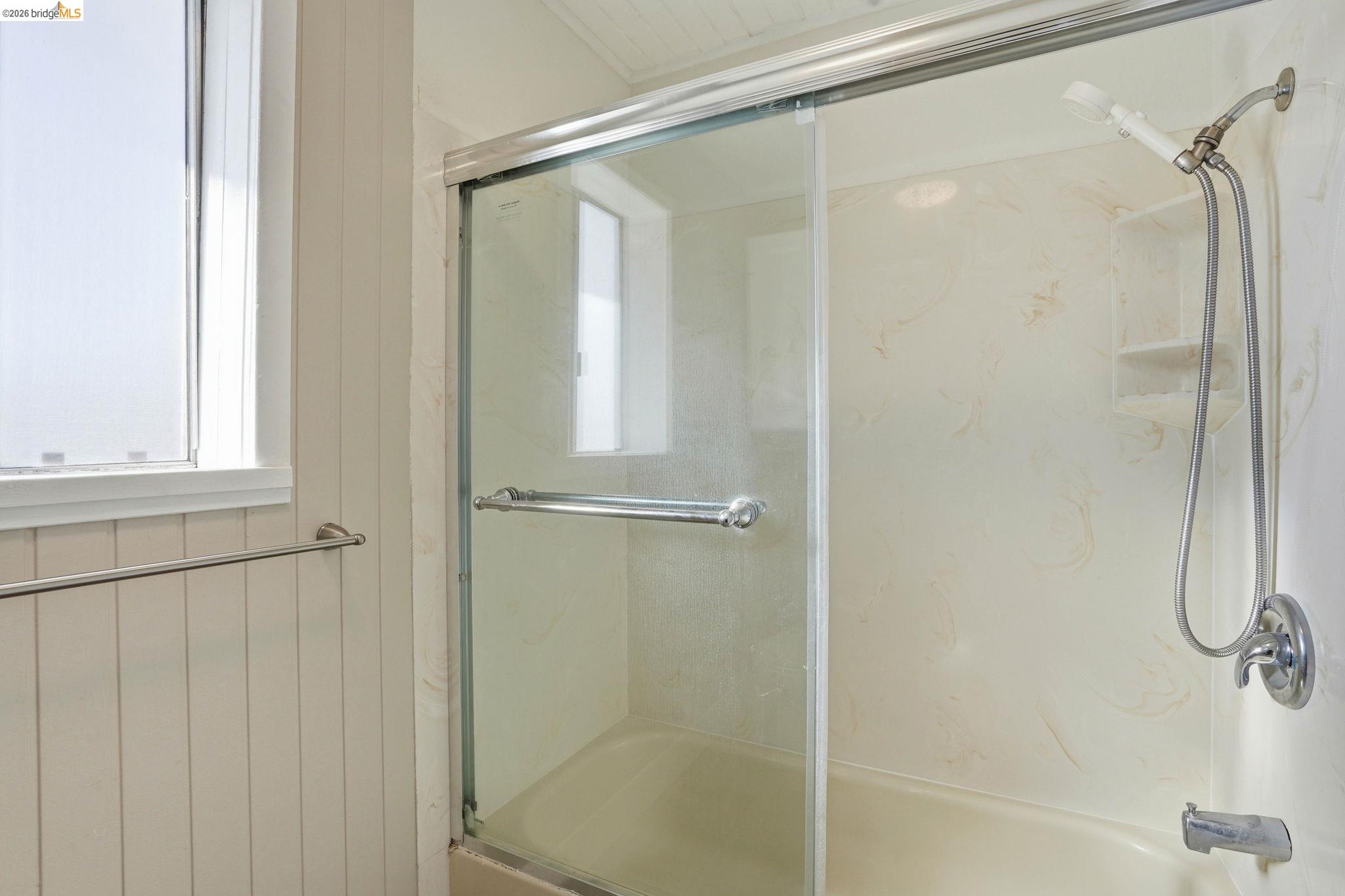 Detail Gallery Image 36 of 43 For 840 Key Route Blvd, Albany,  CA 94706 - 5 Beds | 2 Baths