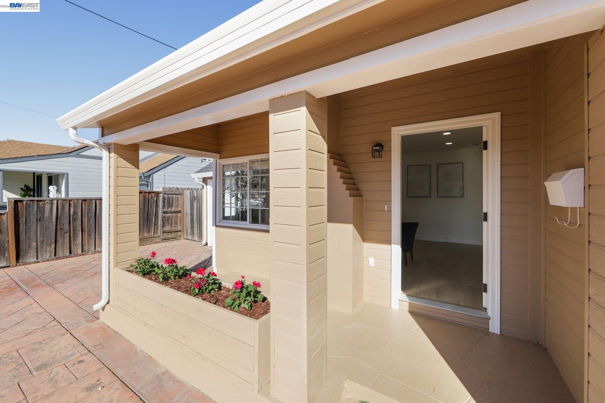 Detail Gallery Image 2 of 37 For 41330 Roberts Ave, Fremont,  CA 94538 - 5 Beds | 3 Baths