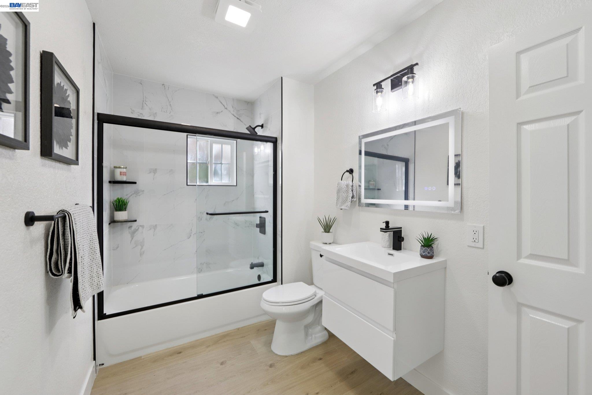 Detail Gallery Image 13 of 37 For 41330 Roberts Ave, Fremont,  CA 94538 - 5 Beds | 3 Baths