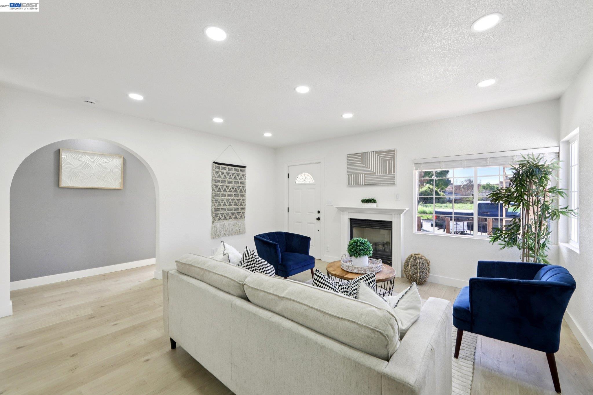 Detail Gallery Image 3 of 37 For 41330 Roberts Ave, Fremont,  CA 94538 - 5 Beds | 3 Baths