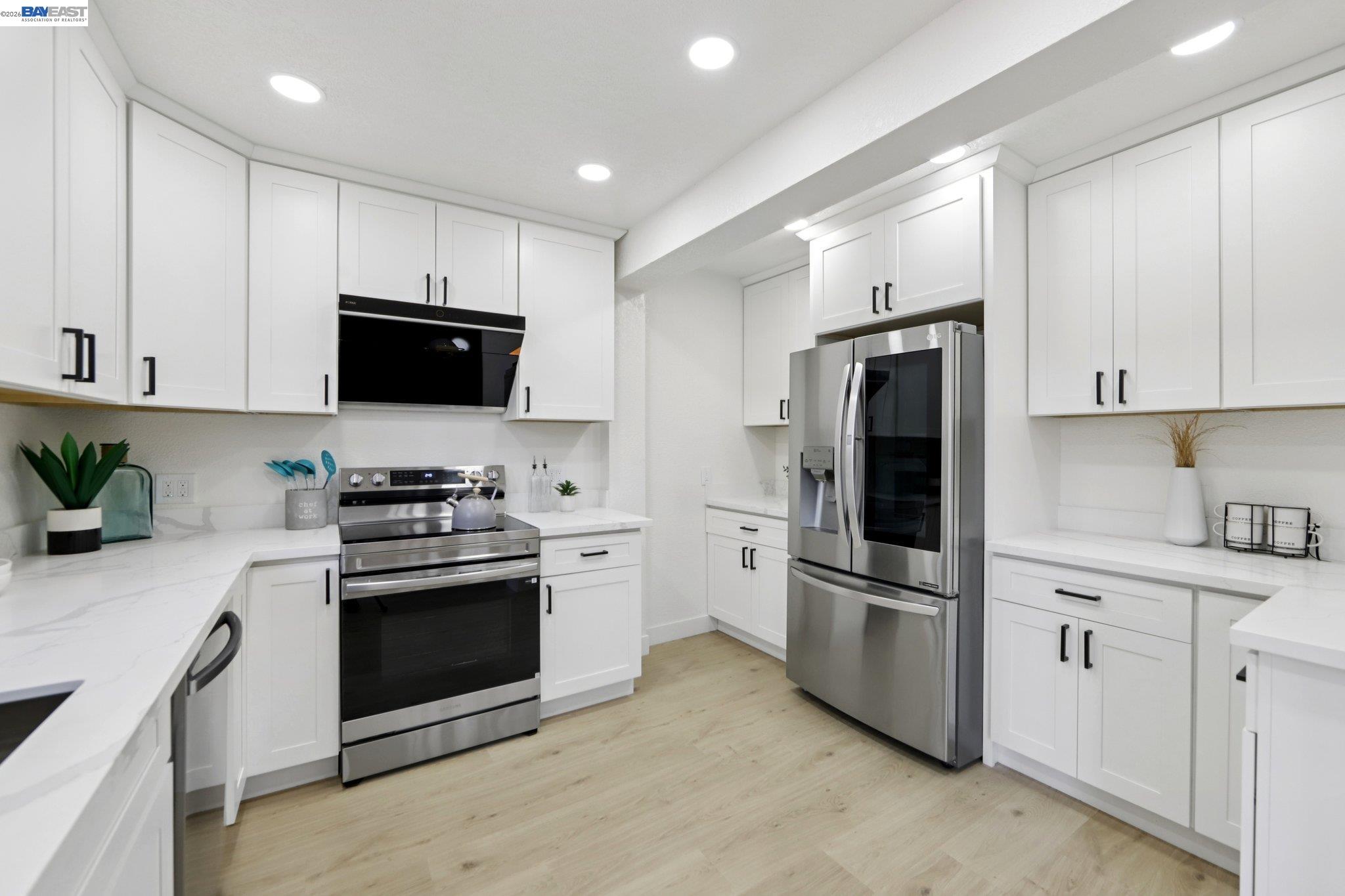 Detail Gallery Image 10 of 34 For 41330 Roberts Ave, Fremont,  CA 94538 - 5 Beds | 3 Baths