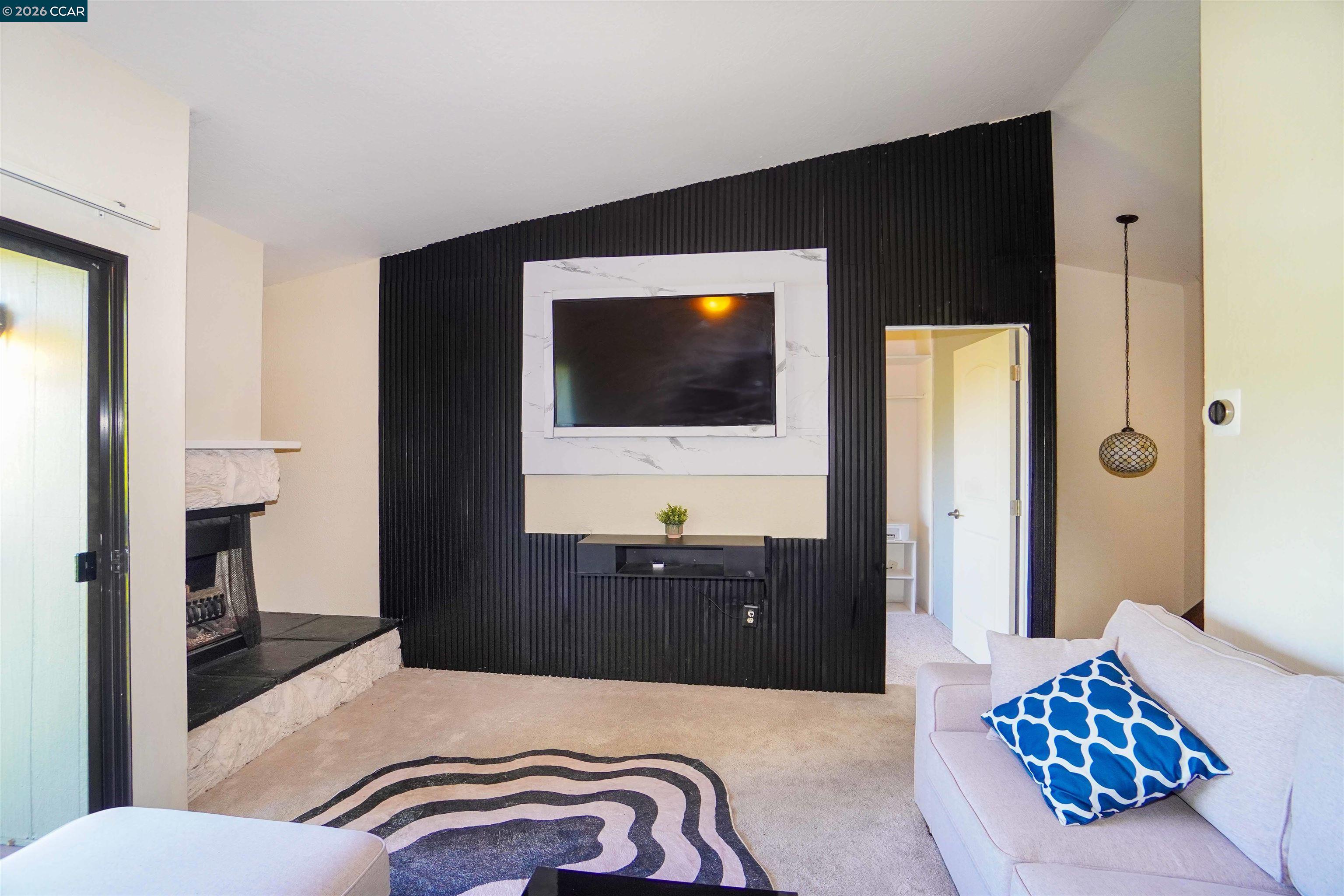 Photo #6: 41126134 Listing: Photo #6