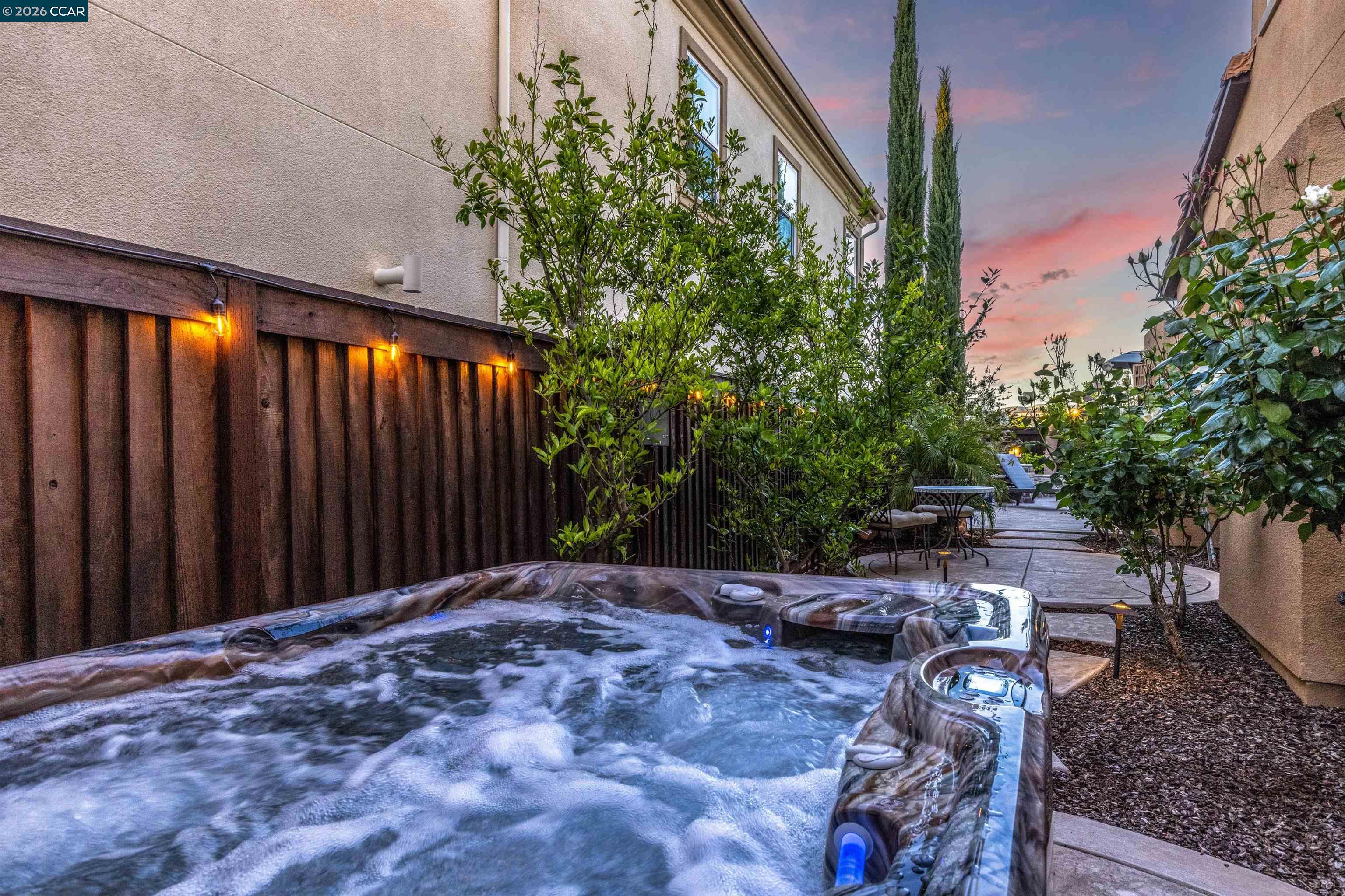 Detail Gallery Image 10 of 25 For 2004 Drysdale St, Danville,  CA 94506 - 4 Beds | 4/1 Baths