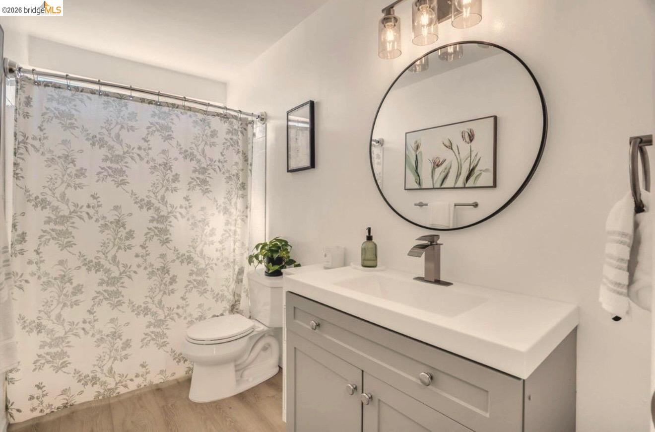 Detail Gallery Image 13 of 20 For 1260 Pine Creek Way #I,  Concord,  CA 94520 - 2 Beds | 1/1 Baths