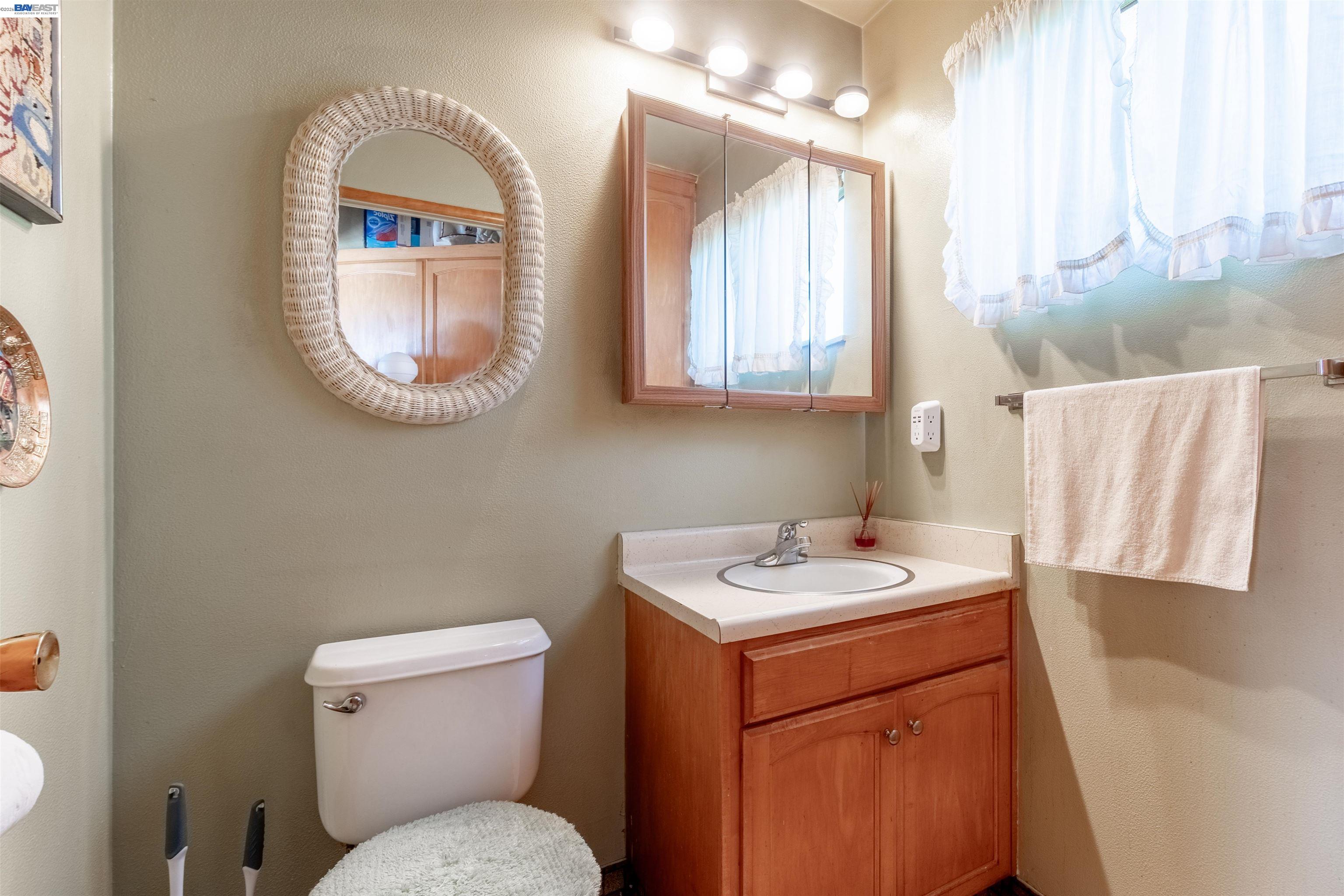 Detail Gallery Image 13 of 31 For 308 Elsie Ave, San Leandro,  CA 94577 - 3 Beds | 1/1 Baths