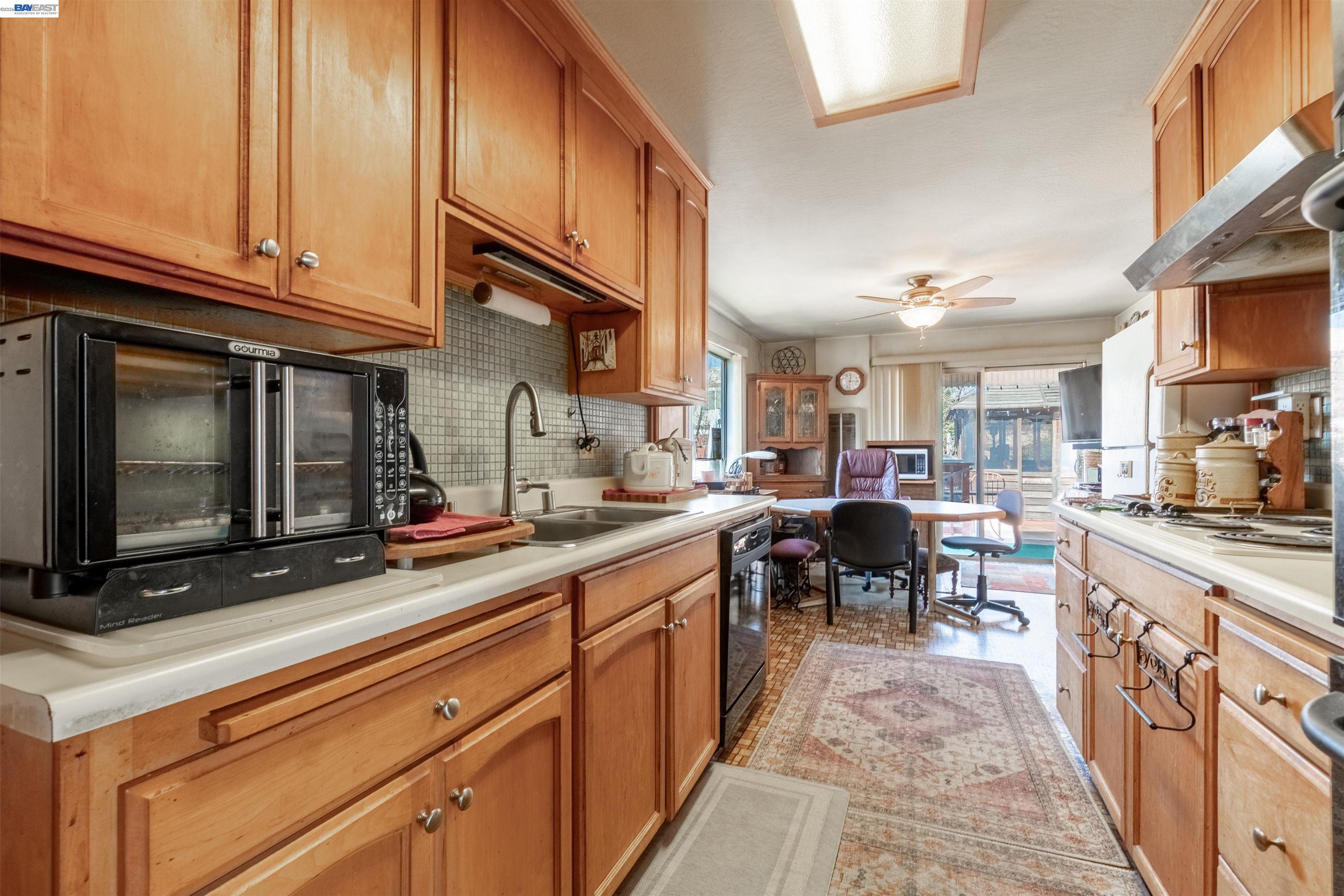 Detail Gallery Image 9 of 31 For 308 Elsie Ave, San Leandro,  CA 94577 - 3 Beds | 1/1 Baths