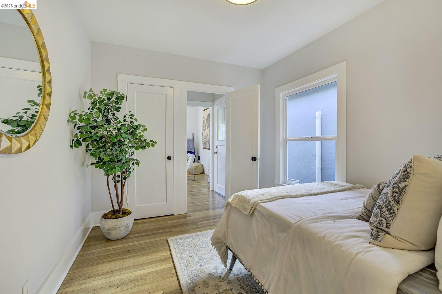 Detail Gallery Image 18 of 51 For 3929 Ruby St, Oakland,  CA 94609 - 4 Beds | 2 Baths