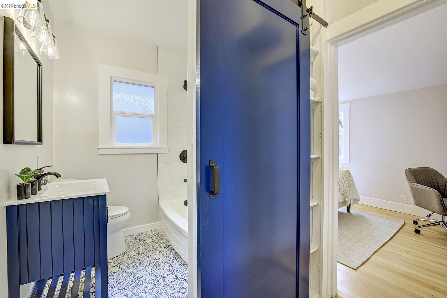 Detail Gallery Image 23 of 51 For 3929 Ruby St, Oakland,  CA 94609 - 4 Beds | 2 Baths