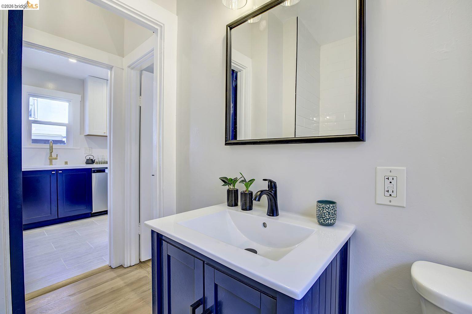 Detail Gallery Image 25 of 51 For 3929 Ruby St, Oakland,  CA 94609 - 4 Beds | 2 Baths