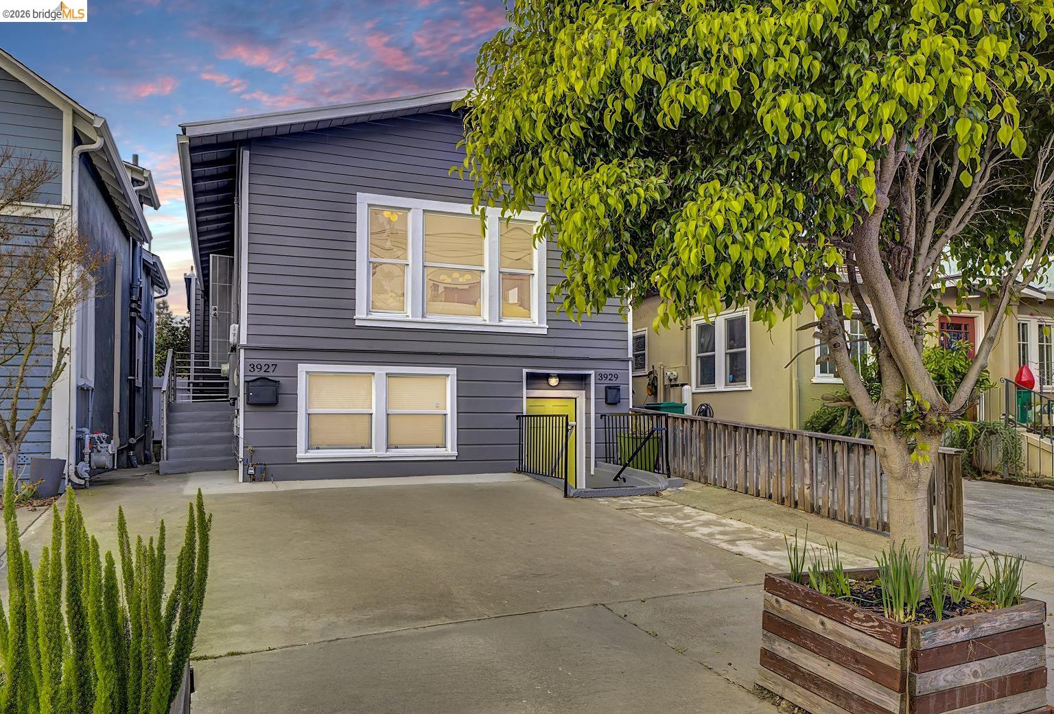 Detail Gallery Image 44 of 51 For 3929 Ruby St, Oakland,  CA 94609 - 4 Beds | 2 Baths