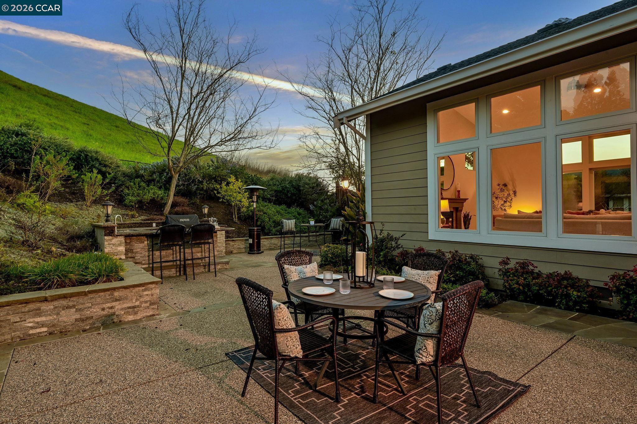 Detail Gallery Image 38 of 49 For 12 Paddock Ct, Pleasant Hill,  CA 94523 - 4 Beds | 3 Baths