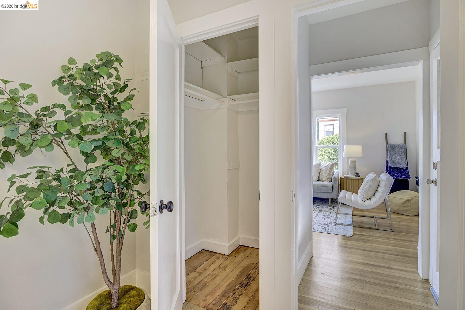 Detail Gallery Image 19 of 51 For 3929 Ruby St, Oakland,  CA 94609 - – Beds | – Baths