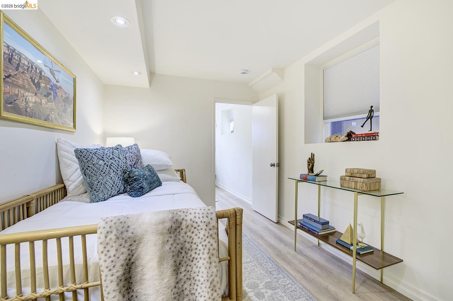 Detail Gallery Image 29 of 51 For 3929 Ruby St, Oakland,  CA 94609 - – Beds | – Baths