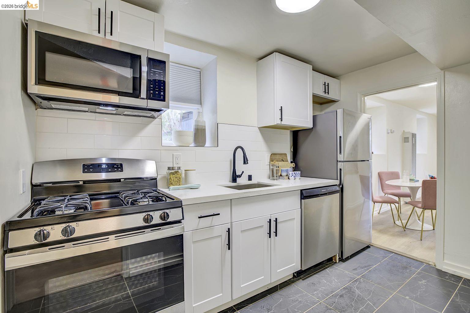 Detail Gallery Image 36 of 51 For 3929 Ruby St, Oakland,  CA 94609 - – Beds | – Baths