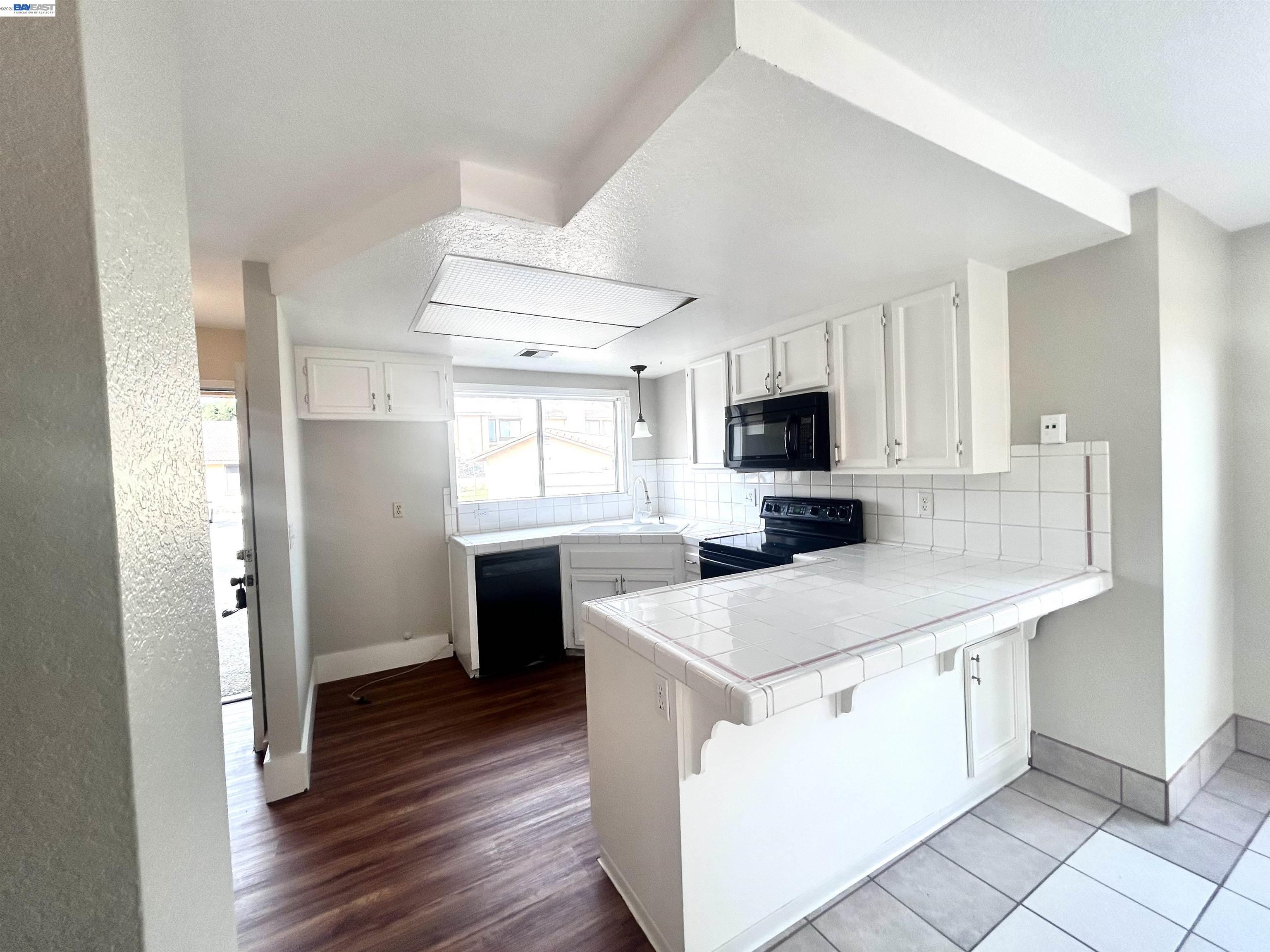 Detail Gallery Image 4 of 29 For 3148 Andre Ln, Turlock,  CA 95382 - 2 Beds | 1/1 Baths