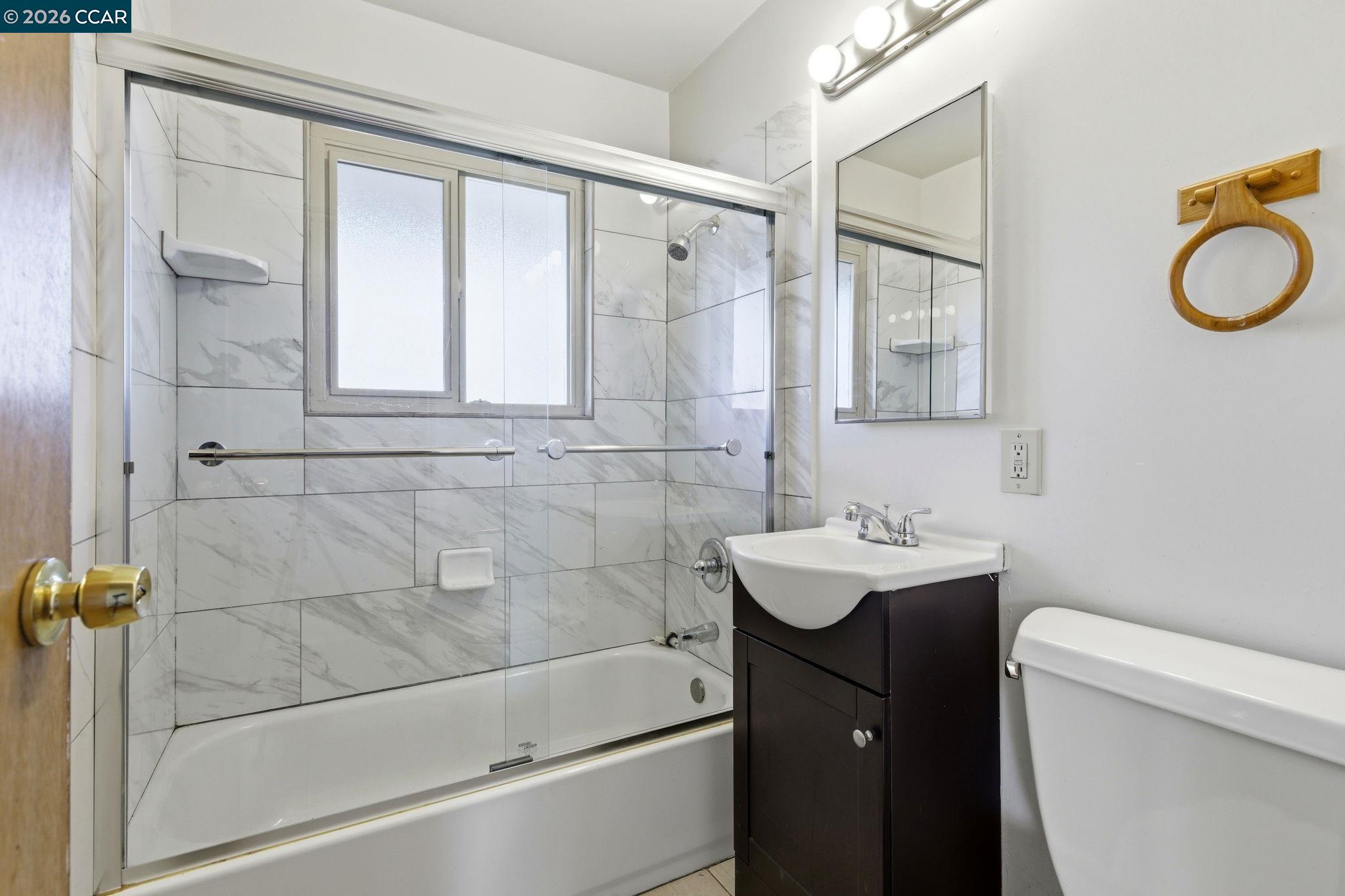 Detail Gallery Image 12 of 19 For 1181 Aspen Dr, Concord,  CA 94520 - 3 Beds | 2 Baths