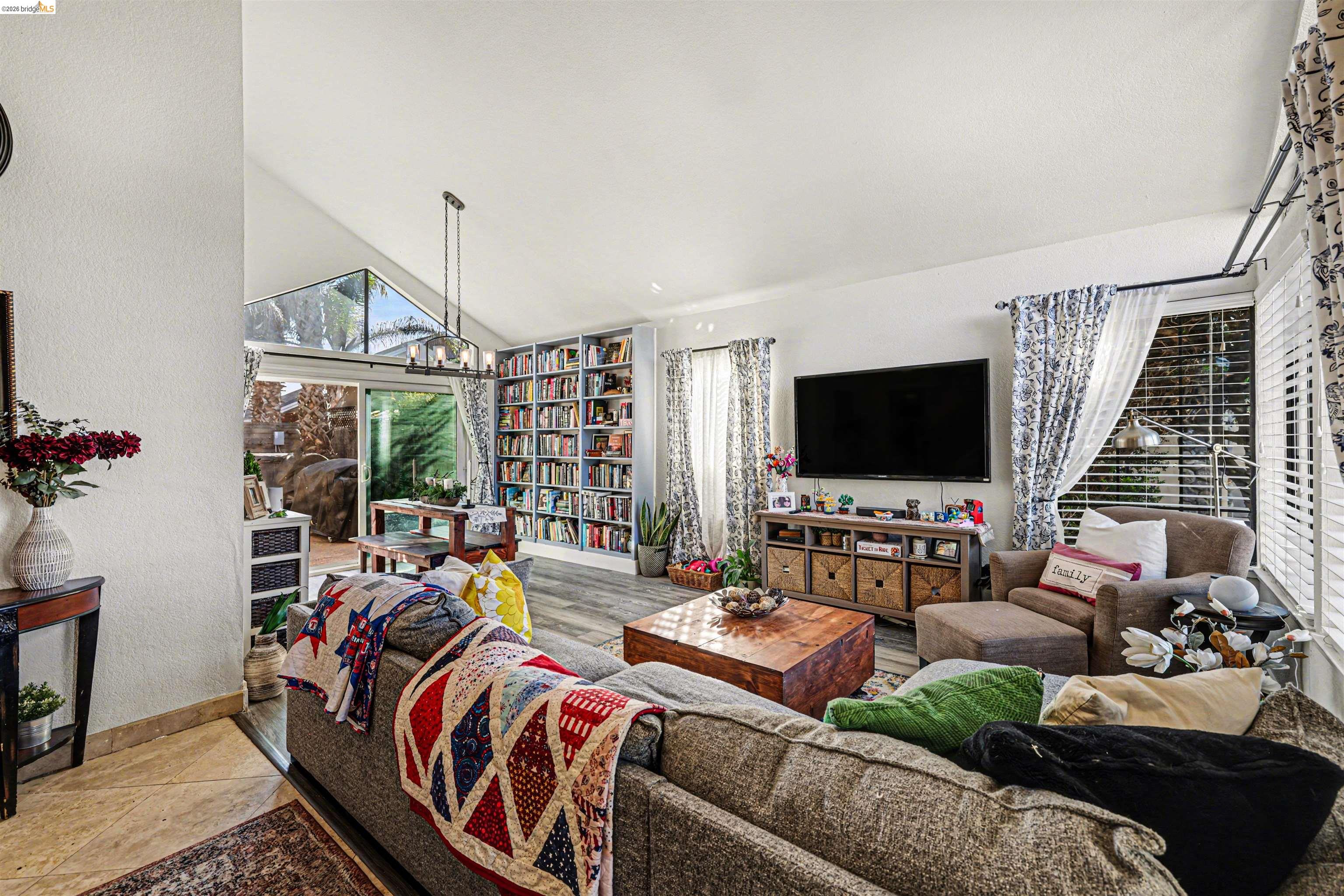 Detail Gallery Image 12 of 52 For 2110 Largo Ct, Discovery Bay,  CA 94505 - 3 Beds | 2/1 Baths