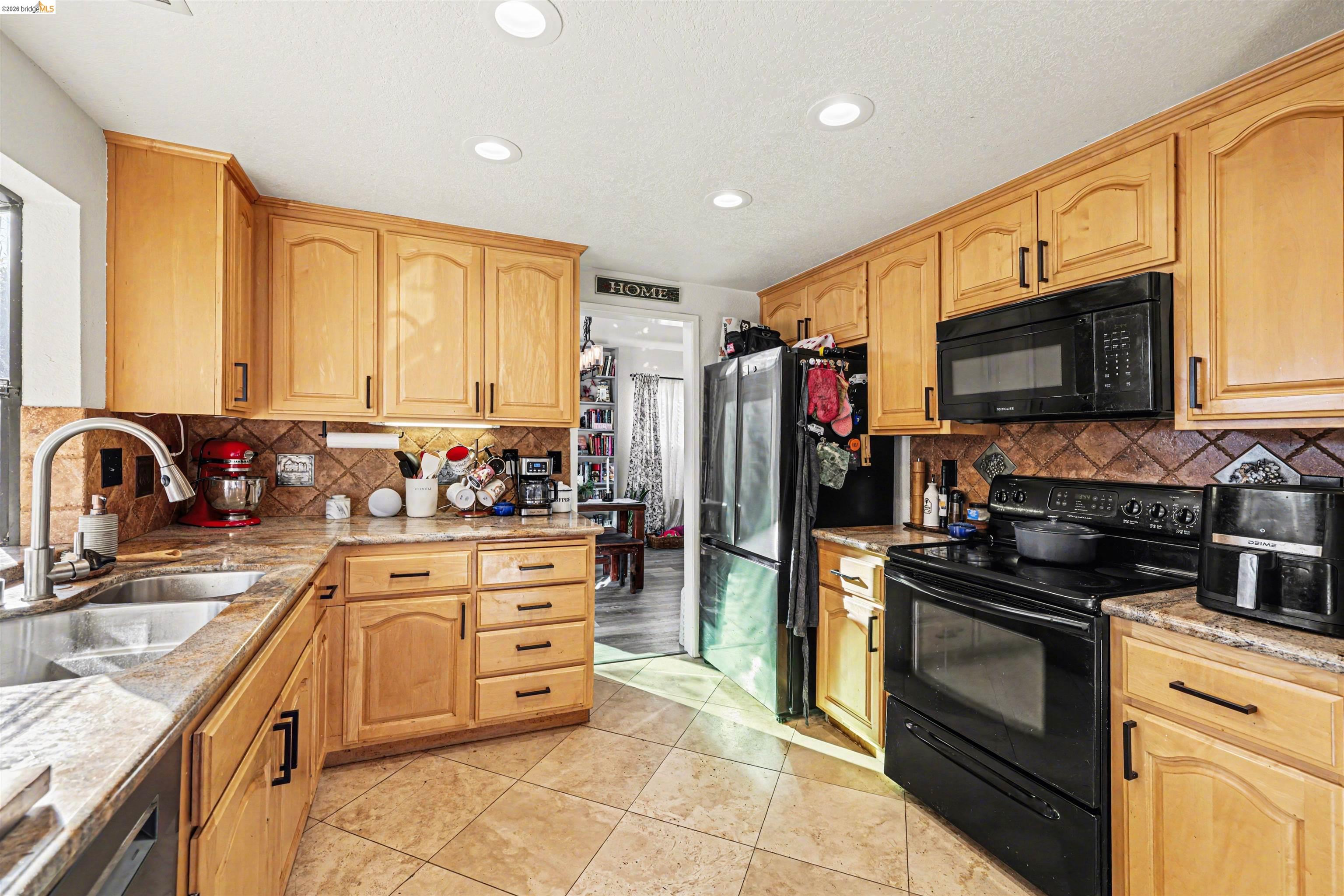 Detail Gallery Image 18 of 52 For 2110 Largo Ct, Discovery Bay,  CA 94505 - 3 Beds | 2/1 Baths