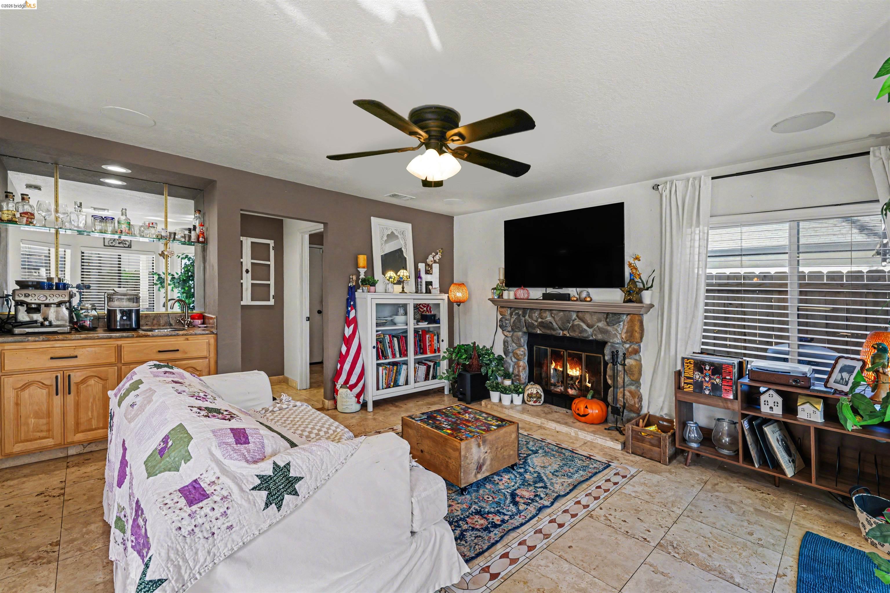 Detail Gallery Image 21 of 52 For 2110 Largo Ct, Discovery Bay,  CA 94505 - 3 Beds | 2/1 Baths