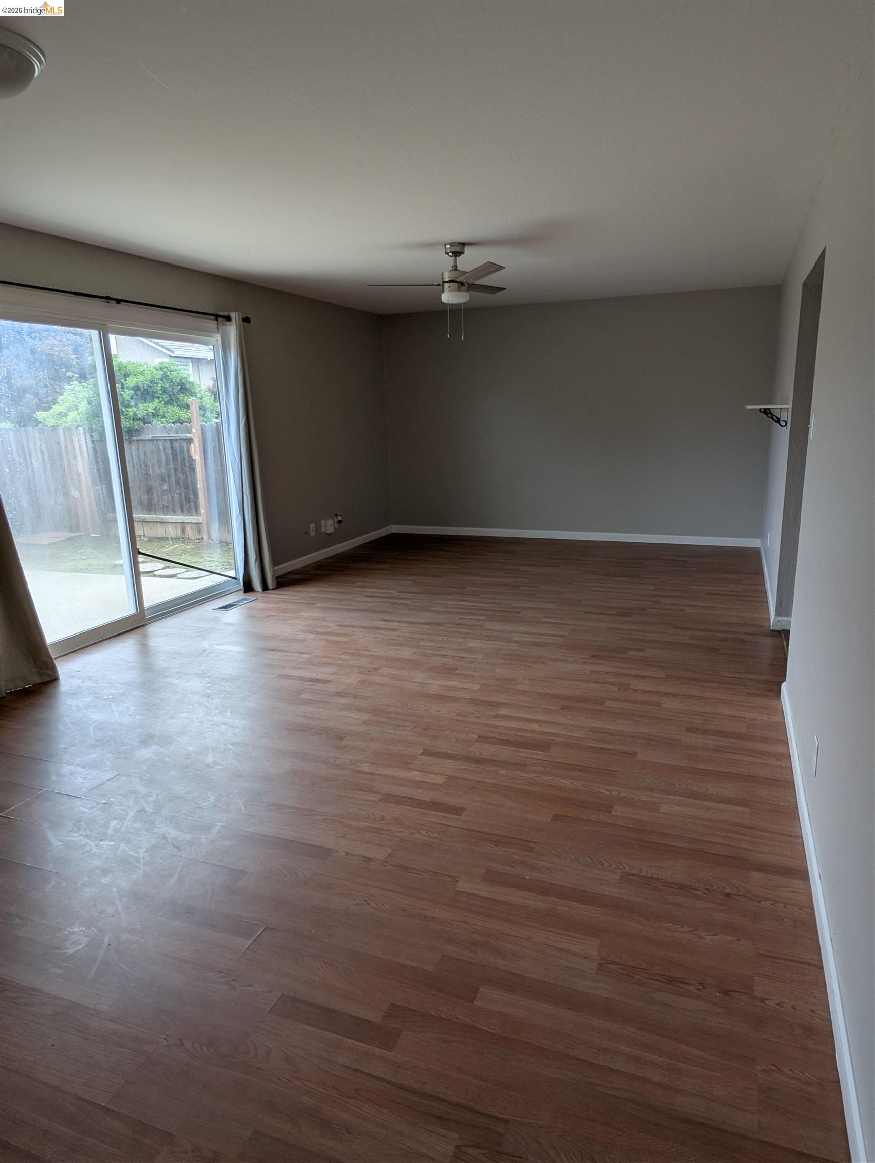 Detail Gallery Image 4 of 8 For 1504 Mission Dr, Antioch,  CA 94509 - 3 Beds | 2 Baths