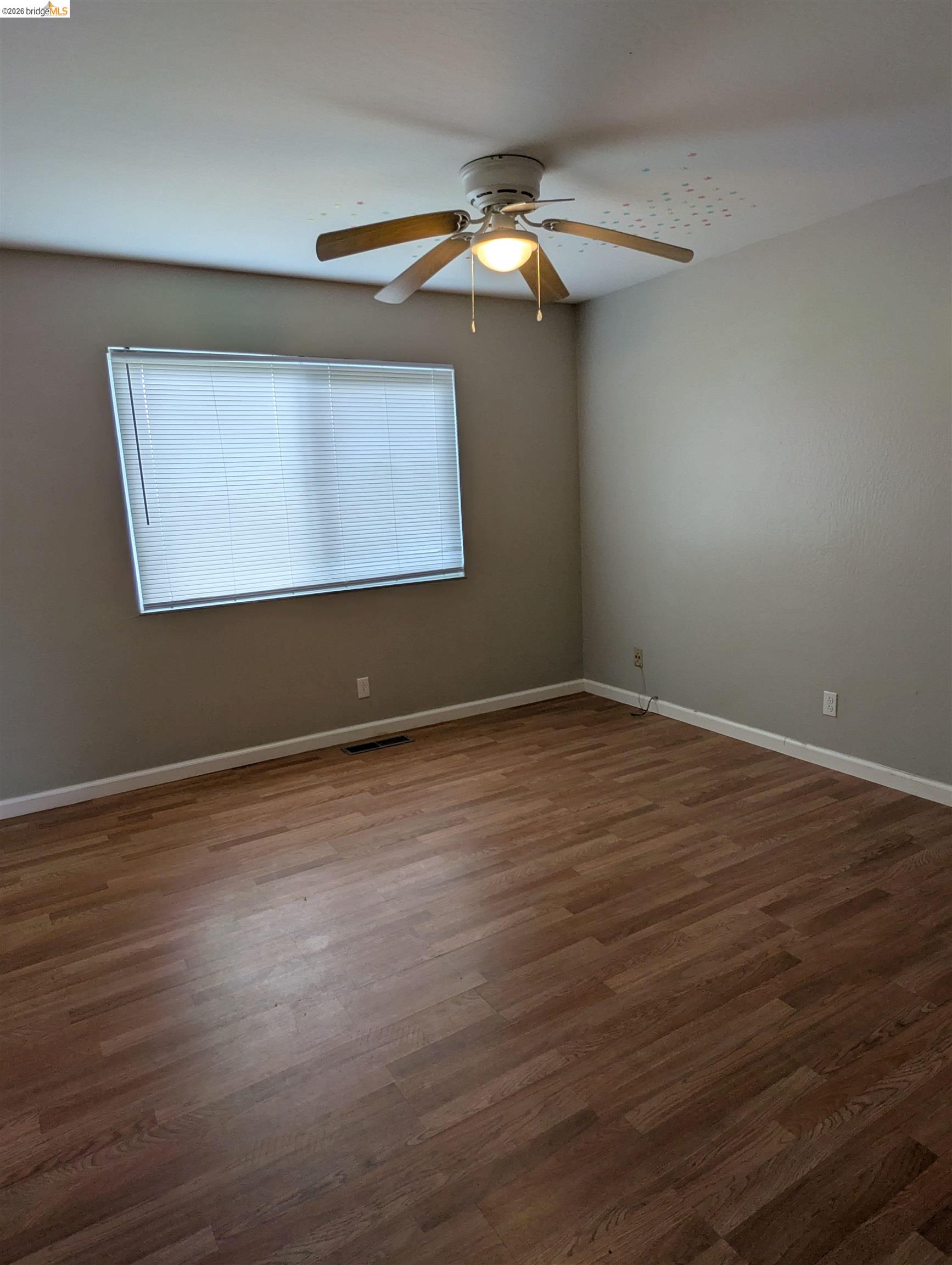 Detail Gallery Image 6 of 8 For 1504 Mission Dr, Antioch,  CA 94509 - 3 Beds | 2 Baths