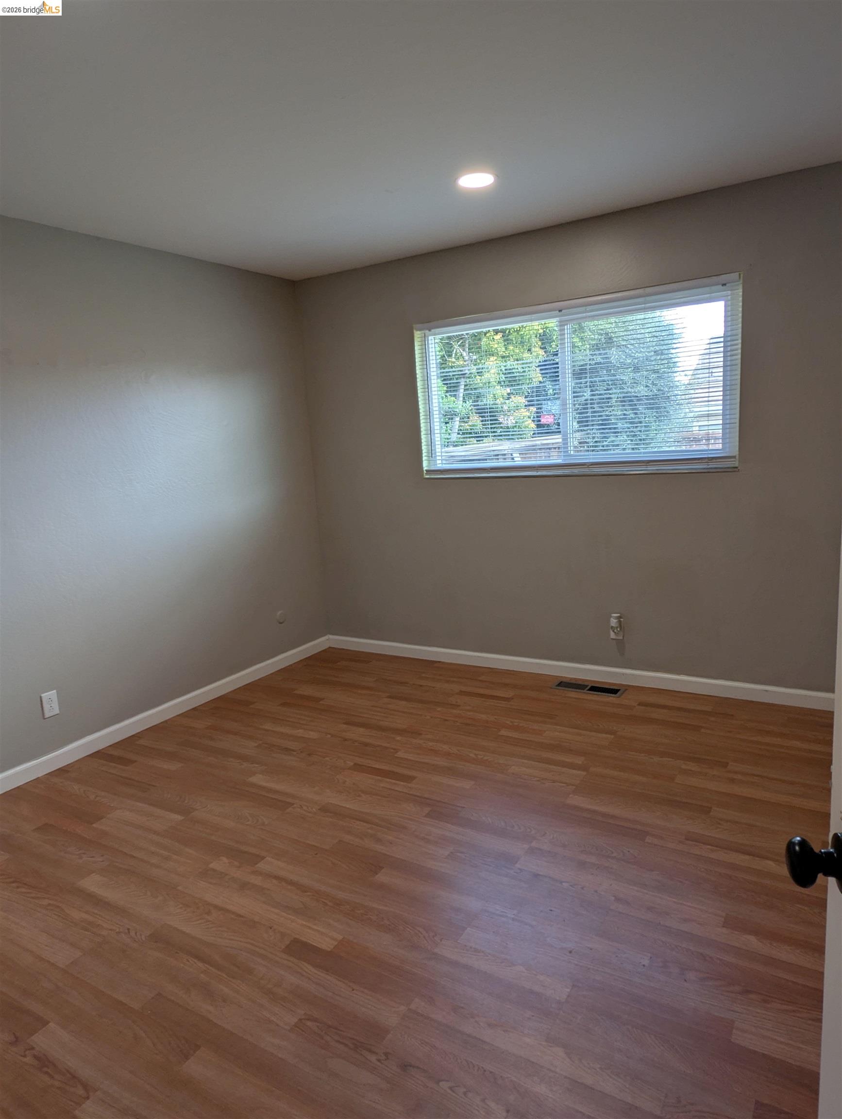 Detail Gallery Image 7 of 8 For 1504 Mission Dr, Antioch,  CA 94509 - 3 Beds | 2 Baths