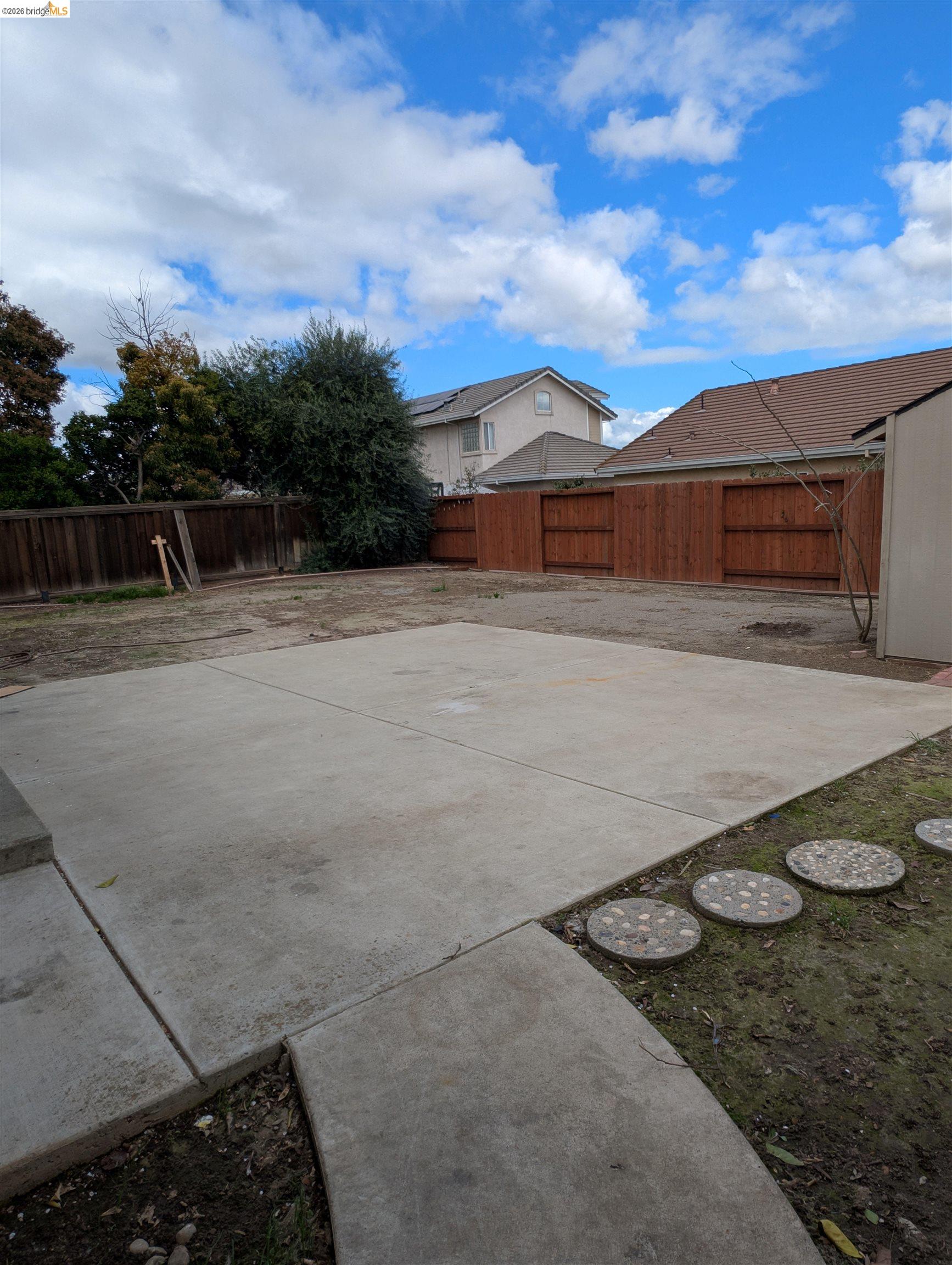 Detail Gallery Image 8 of 8 For 1504 Mission Dr, Antioch,  CA 94509 - 3 Beds | 2 Baths