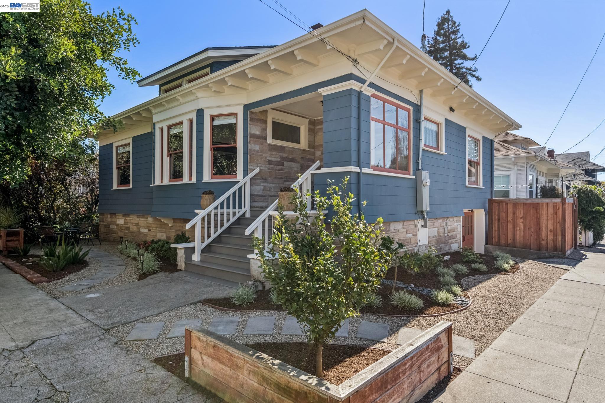 Detail Gallery Image 2 of 27 For 2200 San Jose Ave, Alameda,  CA 94501 - 2 Beds | 1/1 Baths