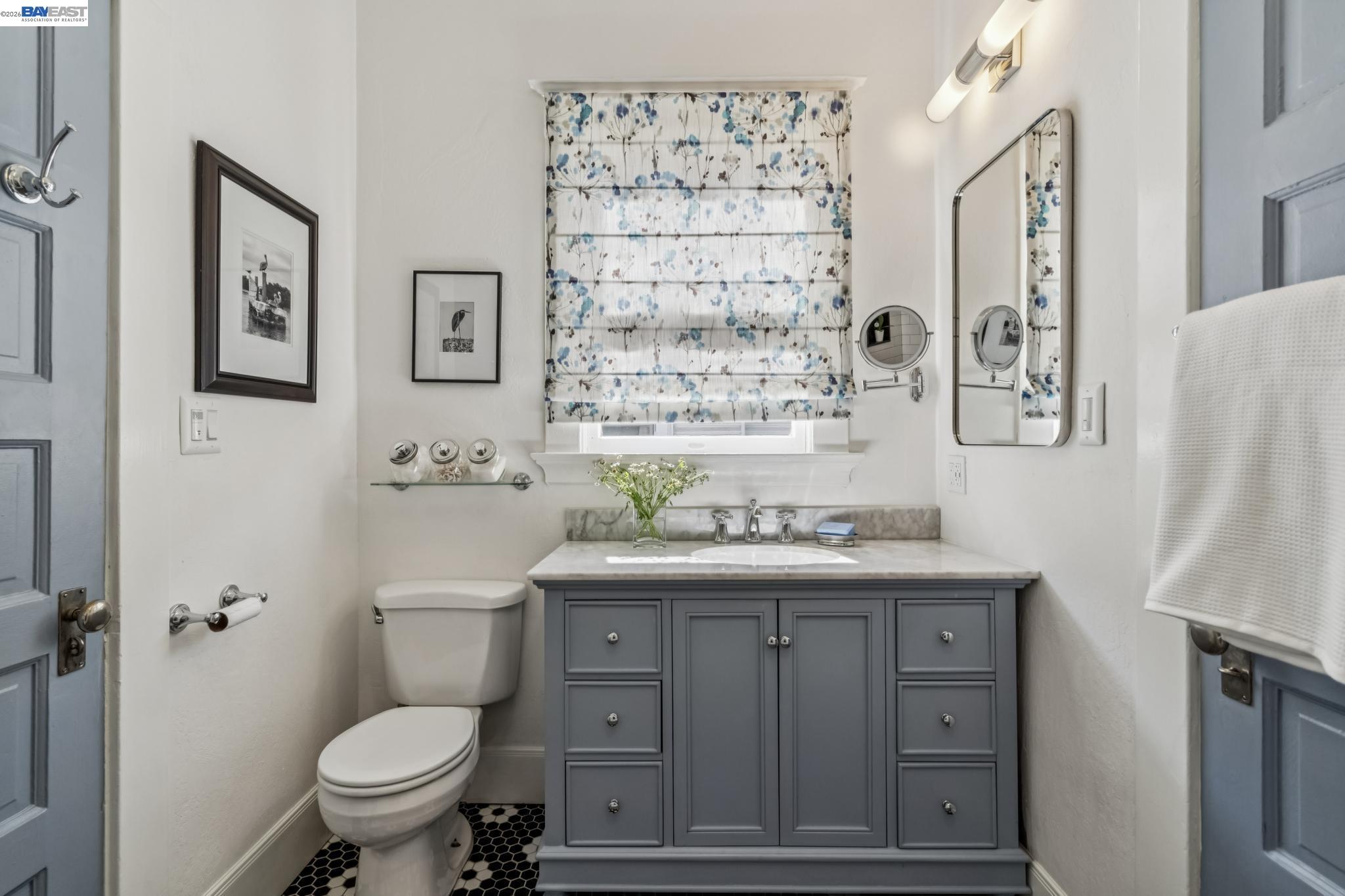 Detail Gallery Image 19 of 27 For 2200 San Jose Ave, Alameda,  CA 94501 - 2 Beds | 1/1 Baths