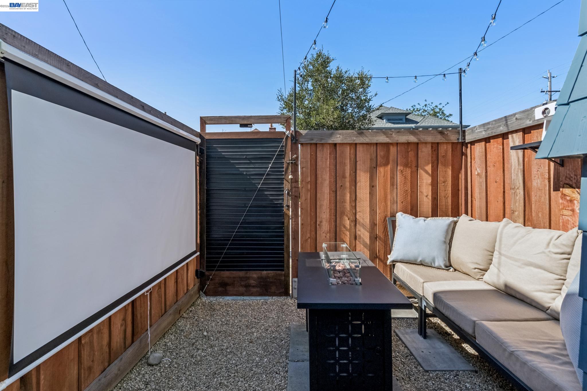 Detail Gallery Image 25 of 27 For 2200 San Jose Ave, Alameda,  CA 94501 - 2 Beds | 1/1 Baths