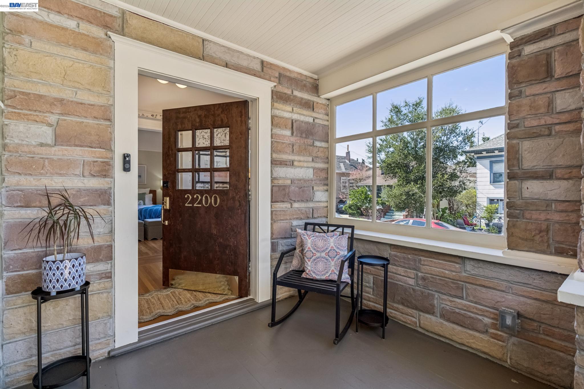 Detail Gallery Image 5 of 27 For 2200 San Jose Ave, Alameda,  CA 94501 - 2 Beds | 1/1 Baths