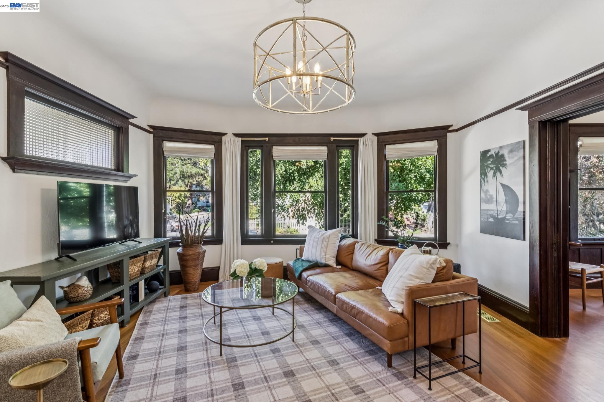 Detail Gallery Image 8 of 27 For 2200 San Jose Ave, Alameda,  CA 94501 - 2 Beds | 1/1 Baths