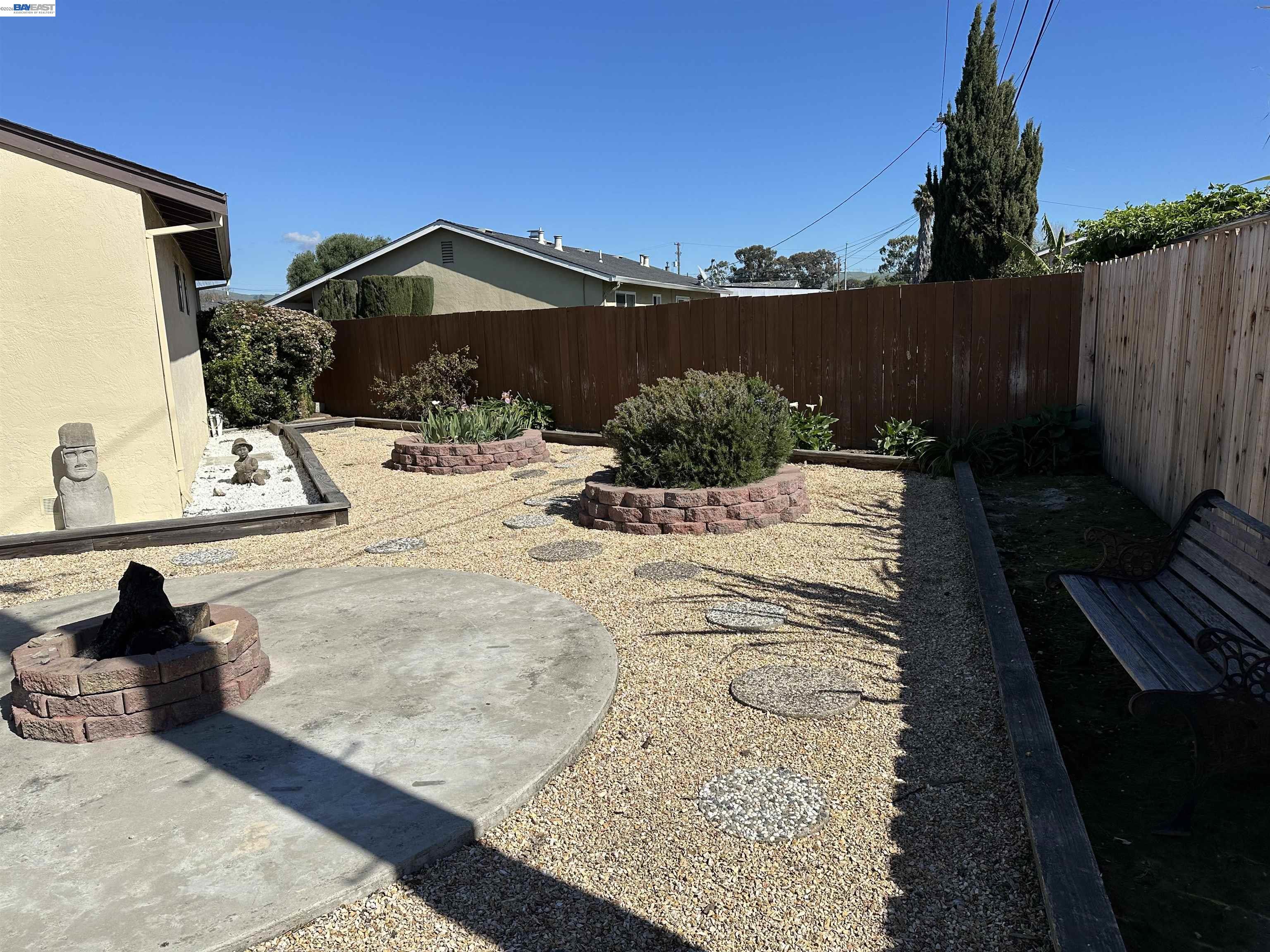 Detail Gallery Image 4 of 12 For 5671 Coral Ct, Fremont,  CA 94538 - 4 Beds | 2 Baths