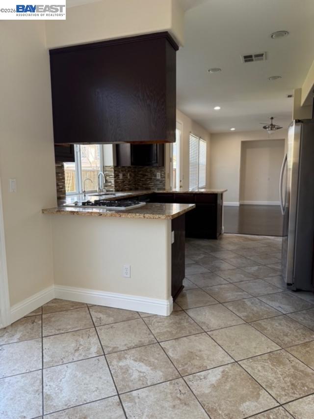 Detail Gallery Image 6 of 20 For 3111 Jerrold Zanzi Ln, Tracy,  CA 95377 - 5 Beds | 3 Baths