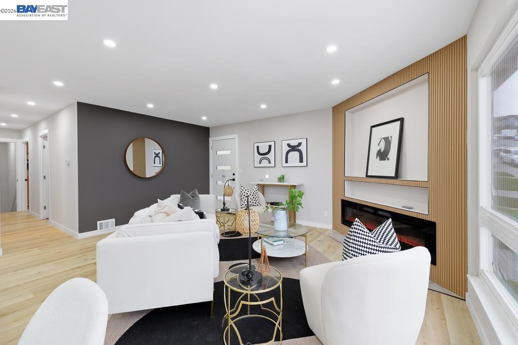 Detail Gallery Image 18 of 60 For 168 Belcrest Ave, Daly City,  CA 94015 - 3 Beds | 3 Baths