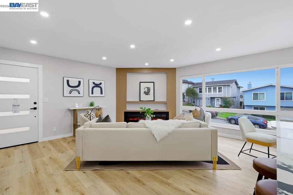 Detail Gallery Image 5 of 60 For 168 Belcrest Ave, Daly City,  CA 94015 - 3 Beds | 3 Baths