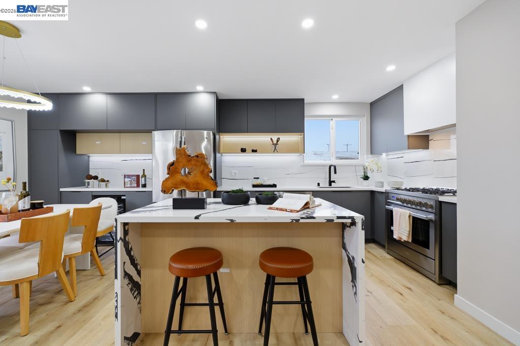 Detail Gallery Image 10 of 60 For 168 Belcrest Ave, Daly City,  CA 94015 - 3 Beds | 3 Baths