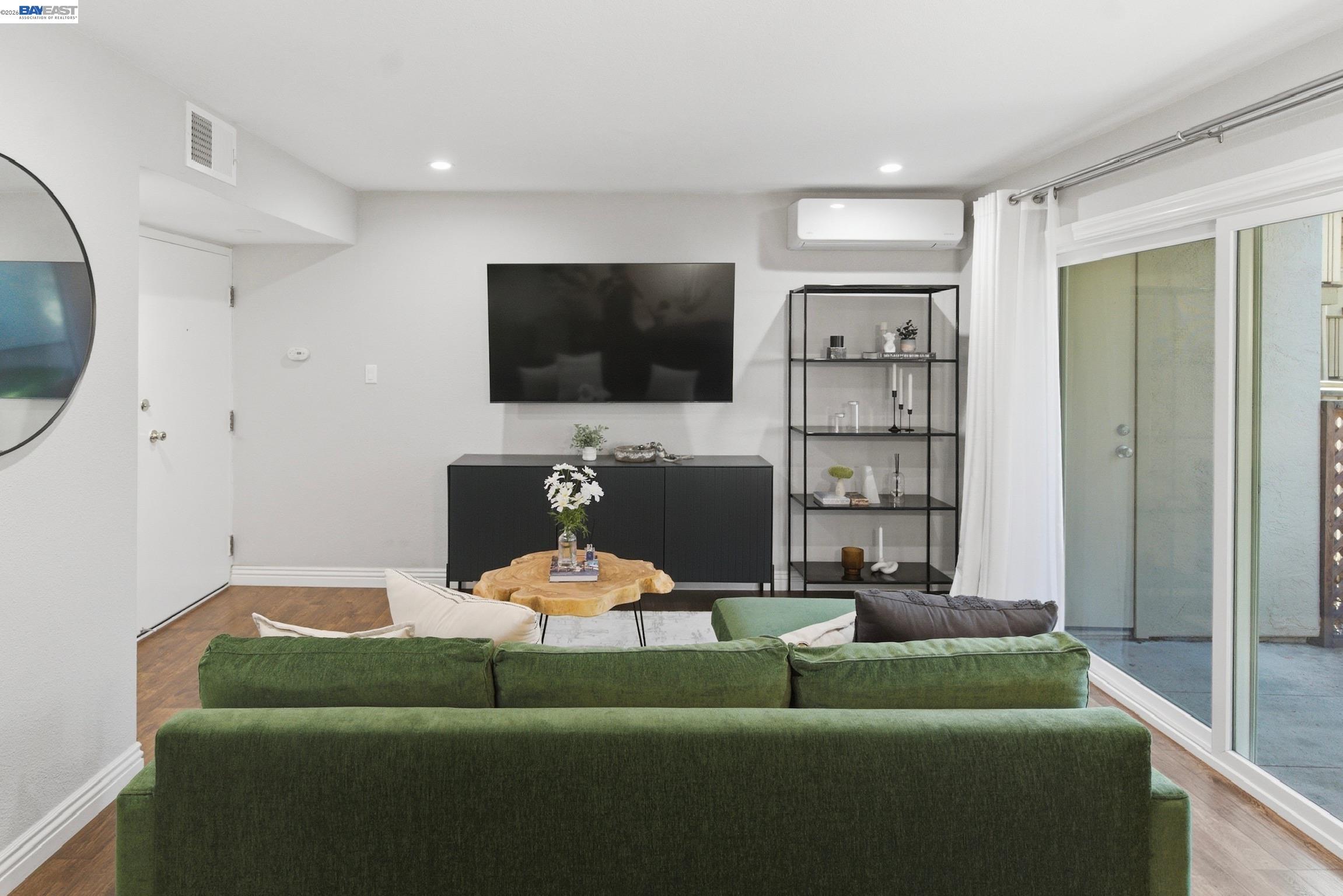 Photo #4: 41126159 Listing: Photo #4