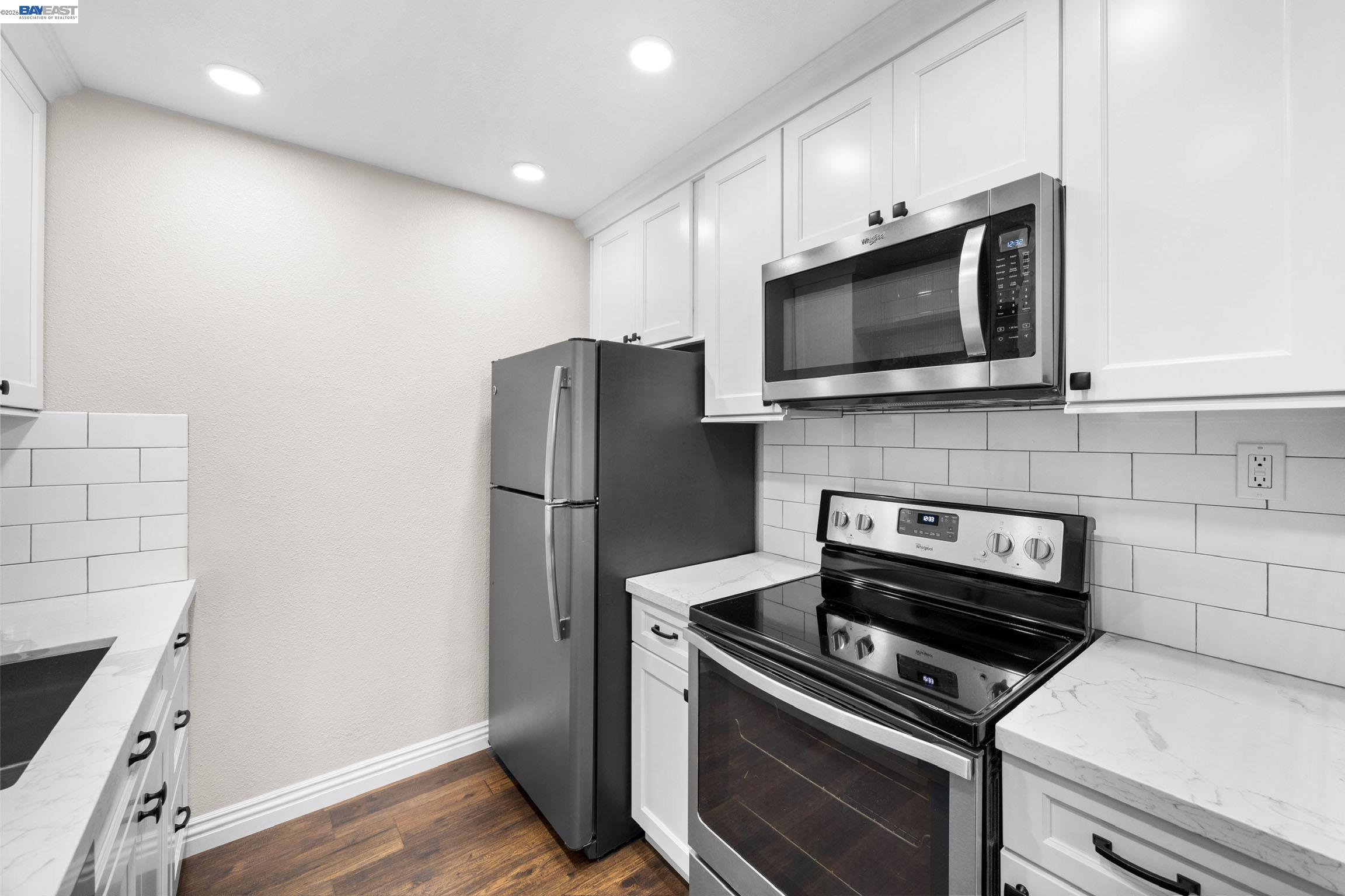 Photo #8: 41126159 Listing: Photo #8