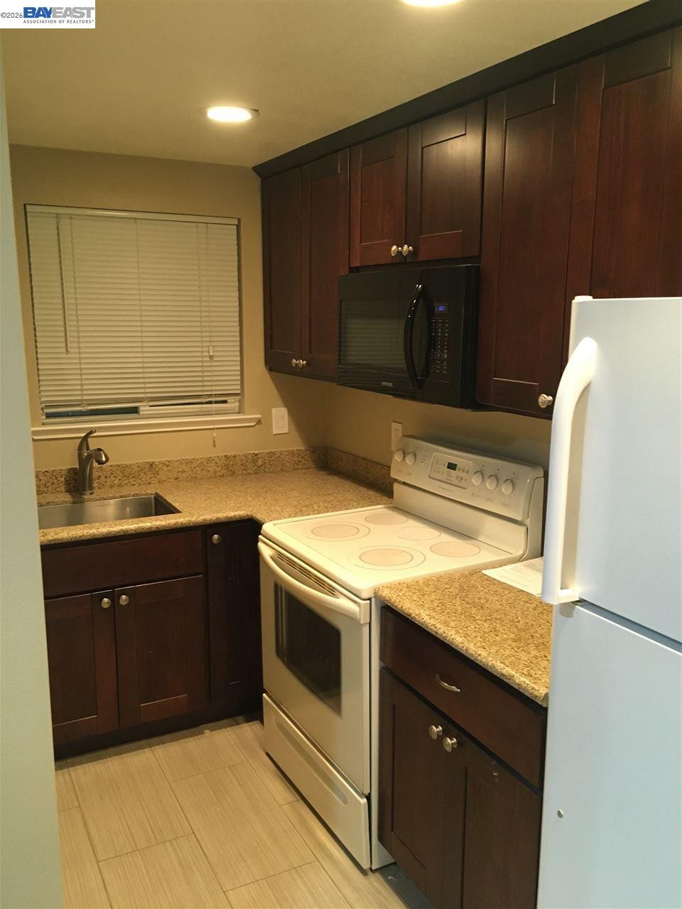 Detail Gallery Image 7 of 12 For 1581 Mendenhall Dr #2,  San Jose,  CA 95130 - 1 Beds | 1 Baths